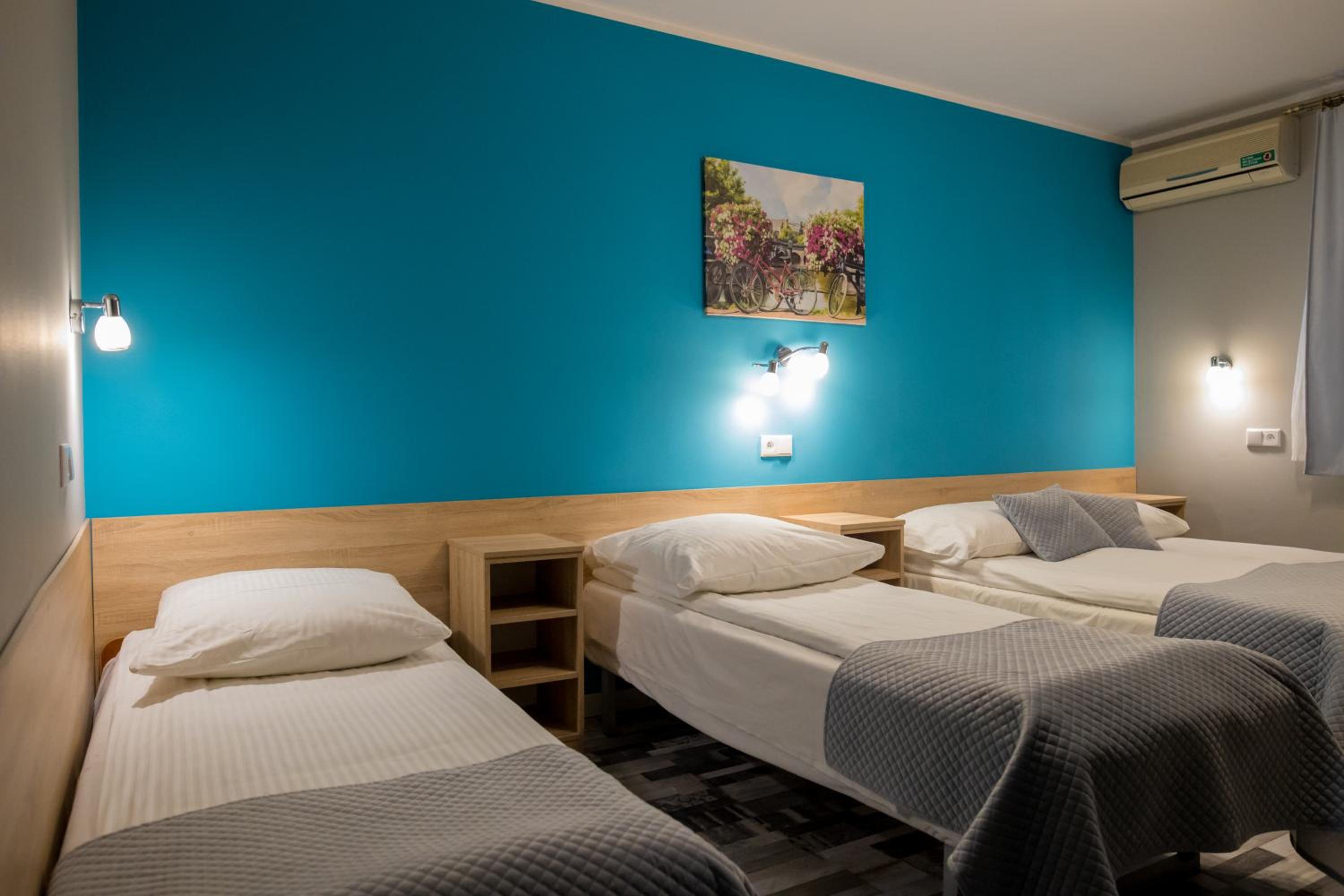 Quadruple Room - Photo 18