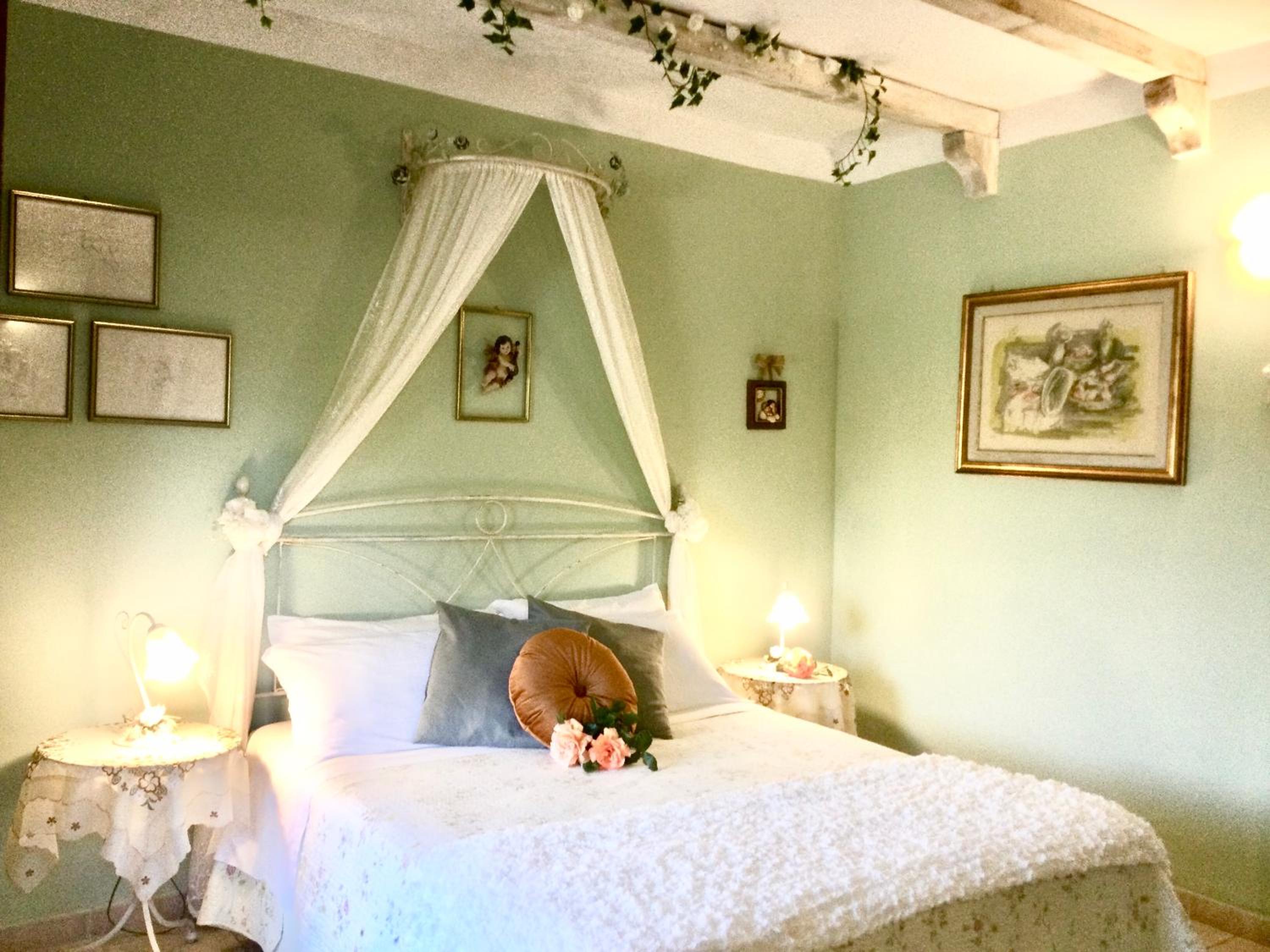 Large Double Room photo 3