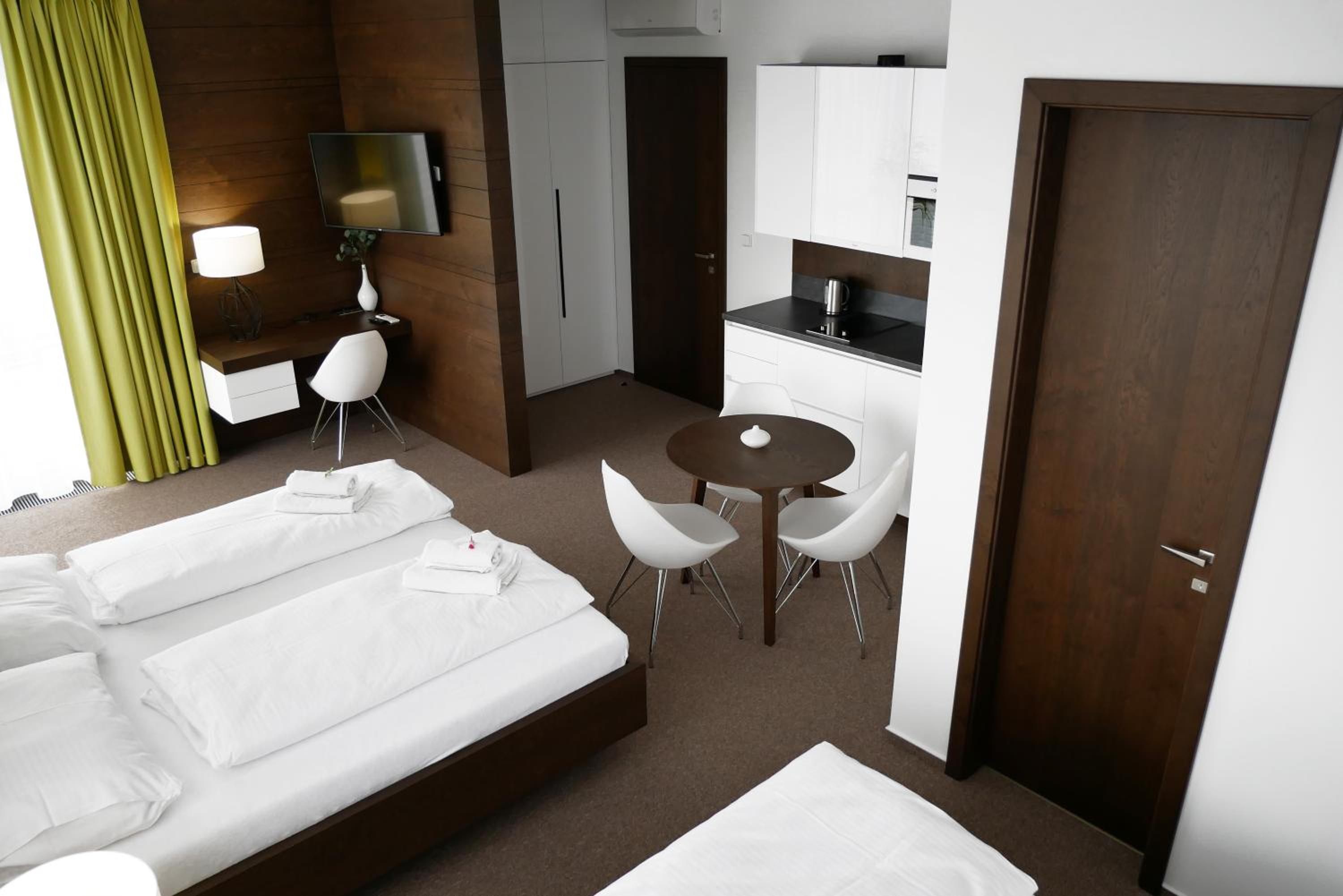 Deluxe Quadruple Room - Photo 1