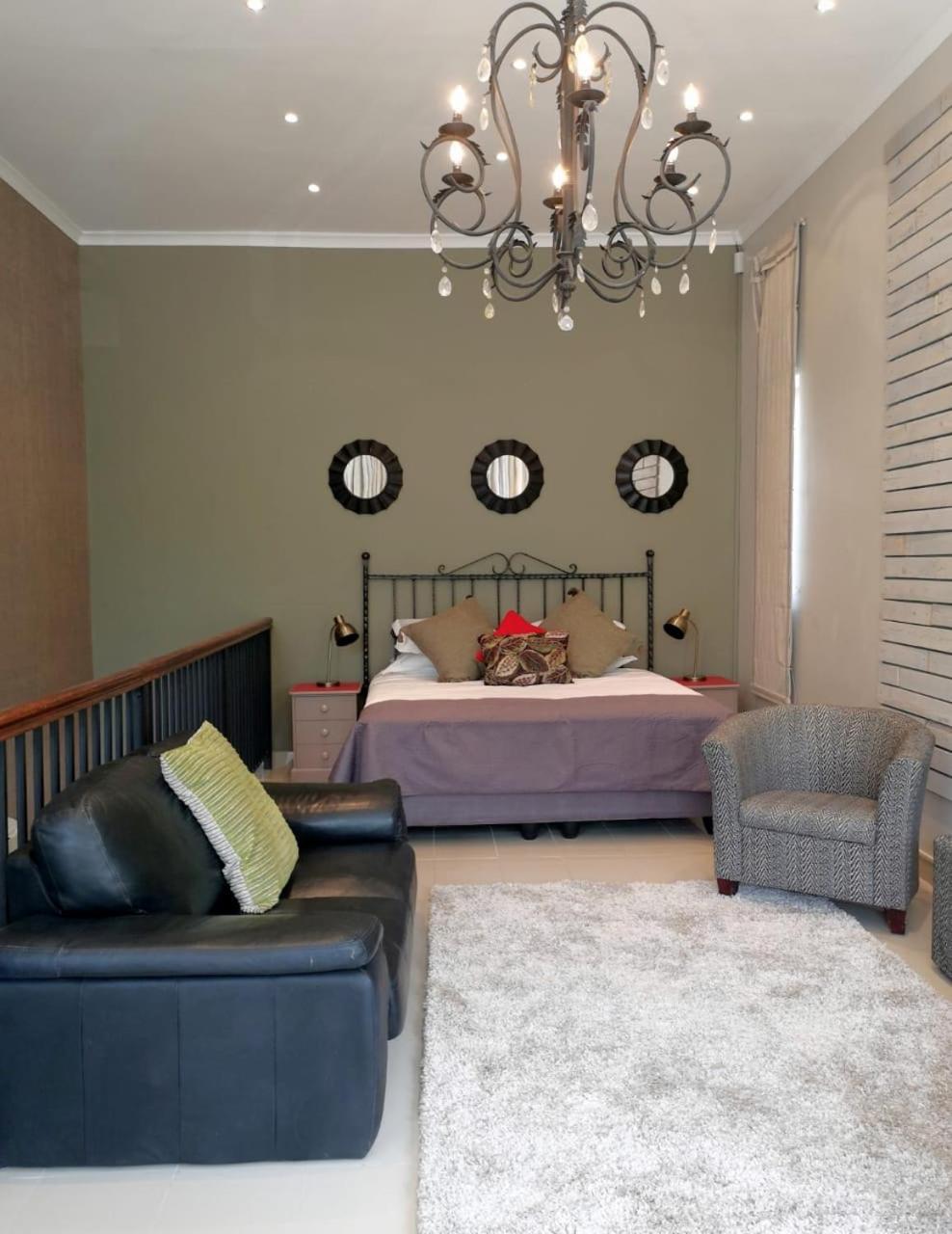 Studio Apartment - Photo 10