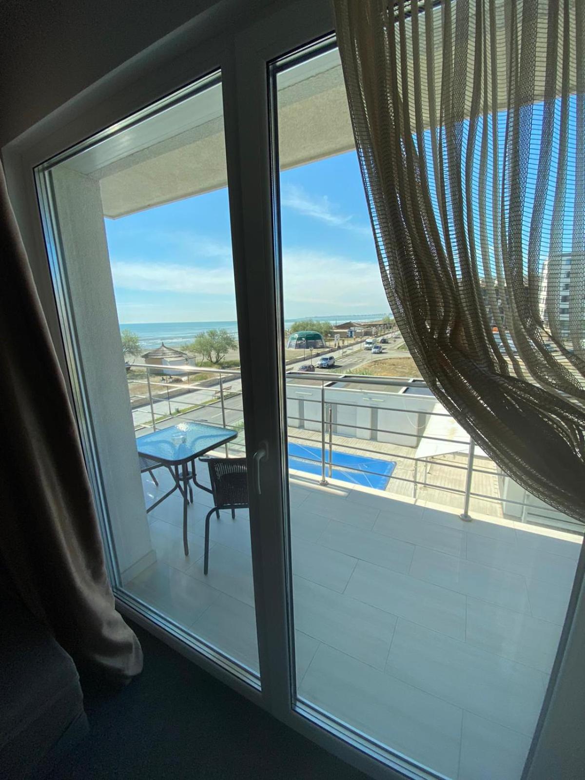 Deluxe Triple Room with Sea View - Photo 4