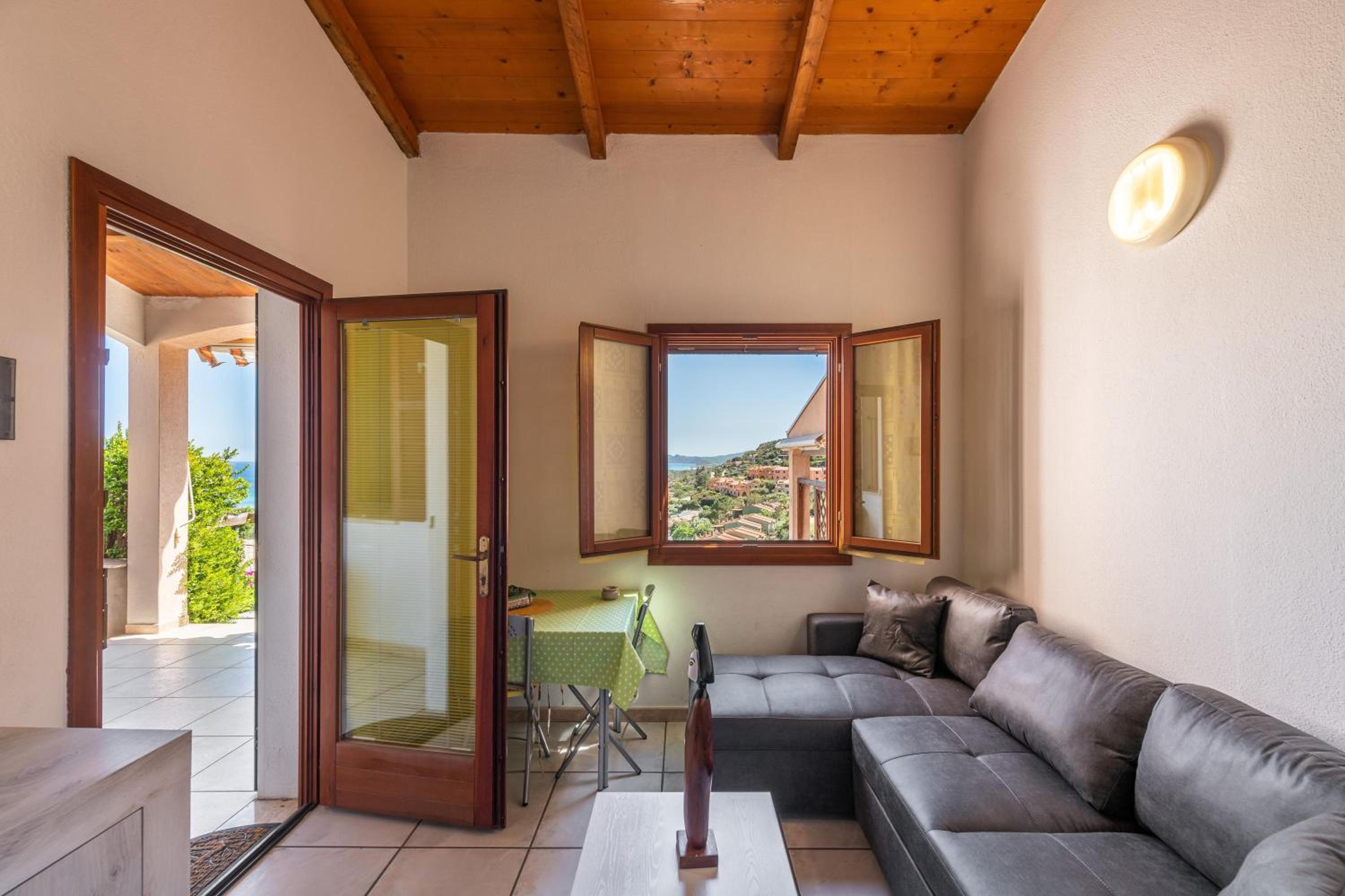 Villa with Sea View - Photo 4