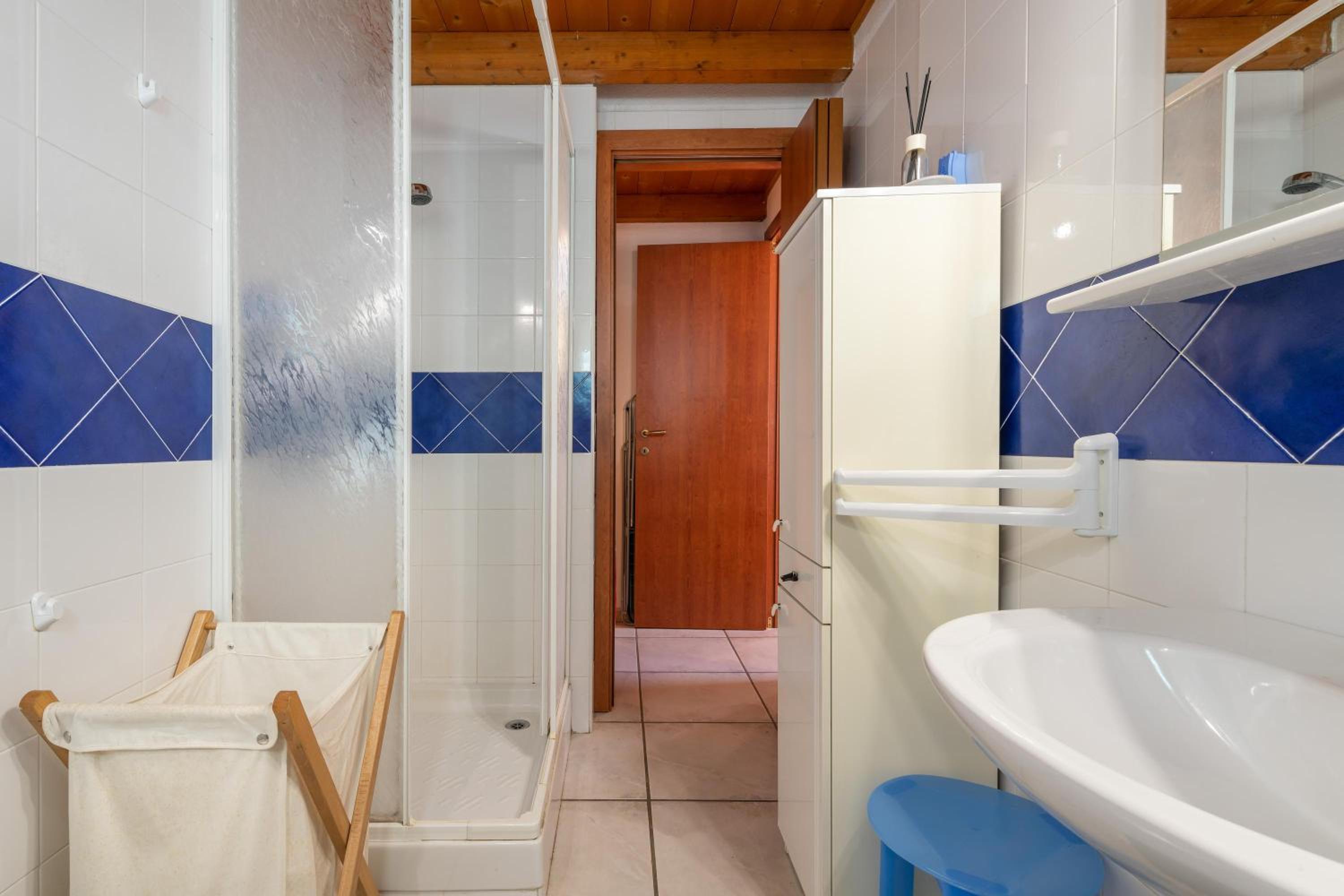 Villa with Sea View - Photo 28