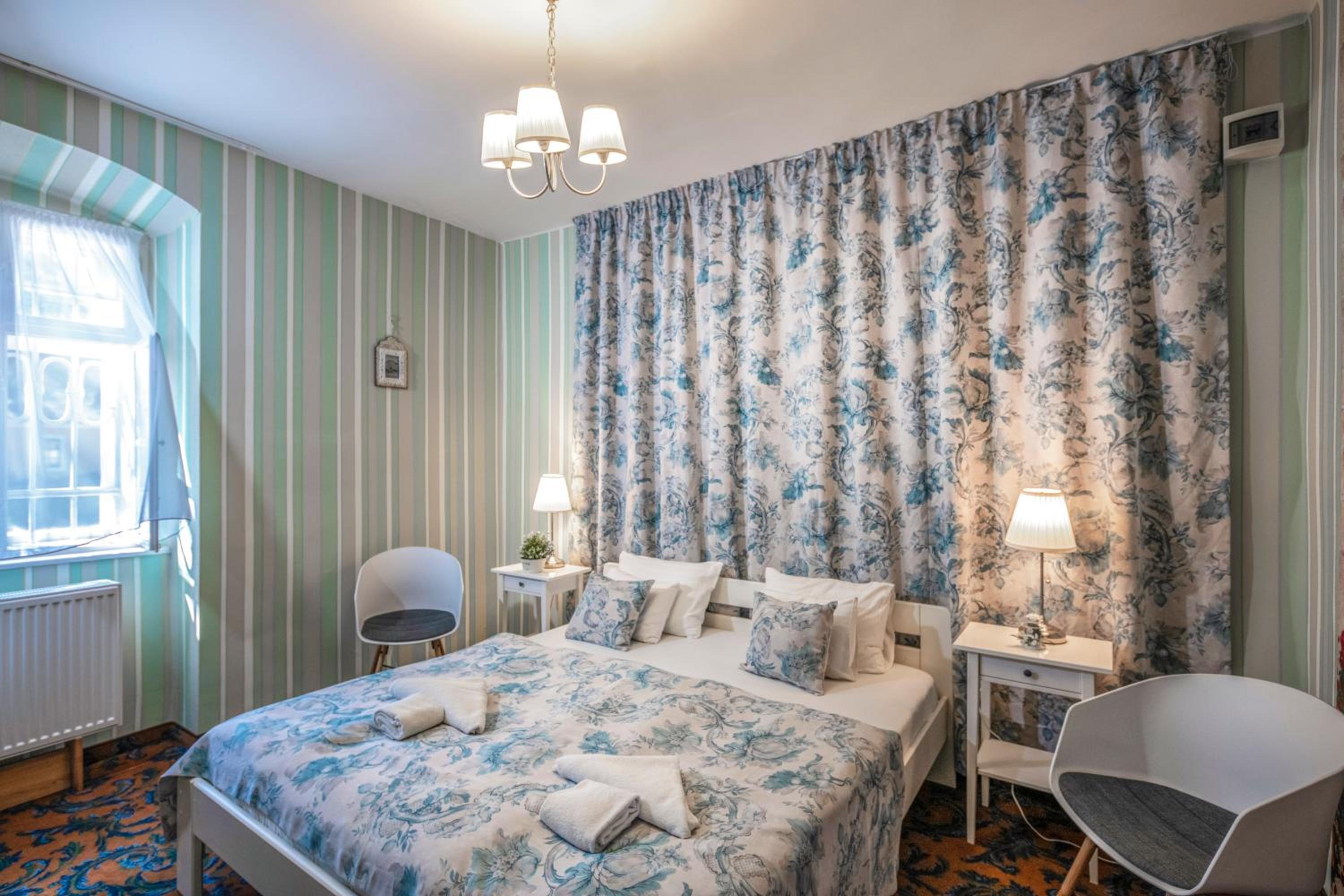 Standard Queen Room - Photo 5