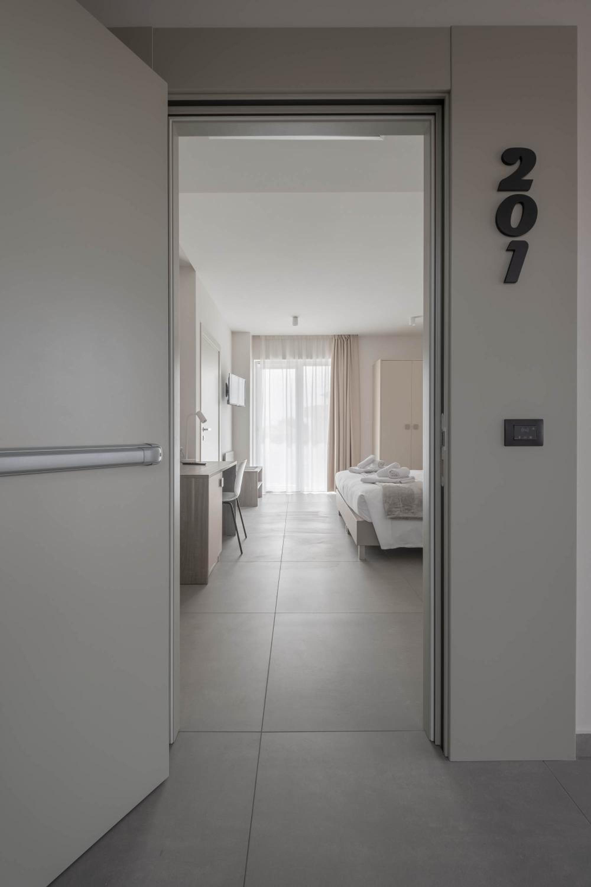 Double or Twin Room - Disability Access - Photo 10