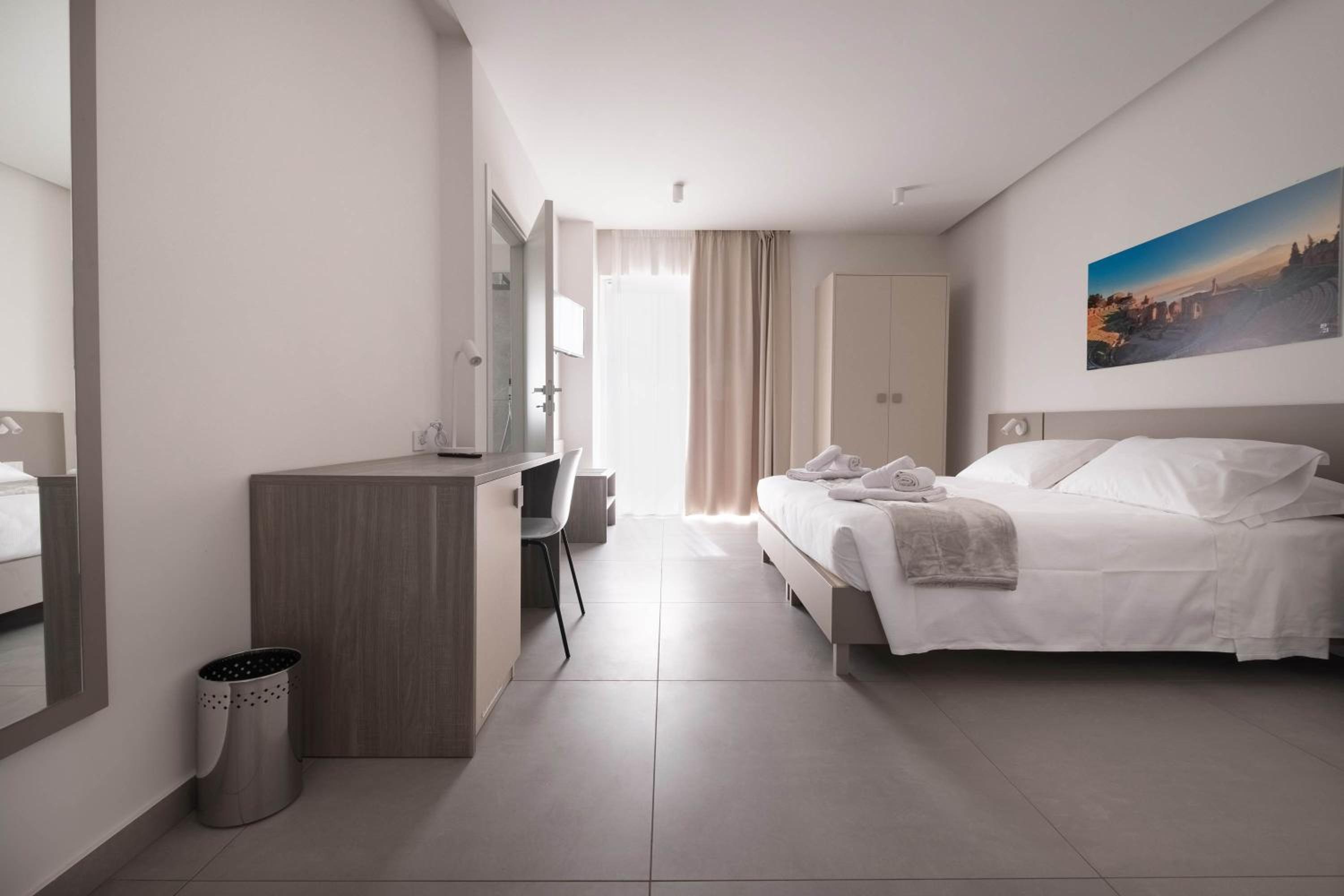 Double or Twin Room - Disability Access - Photo 5