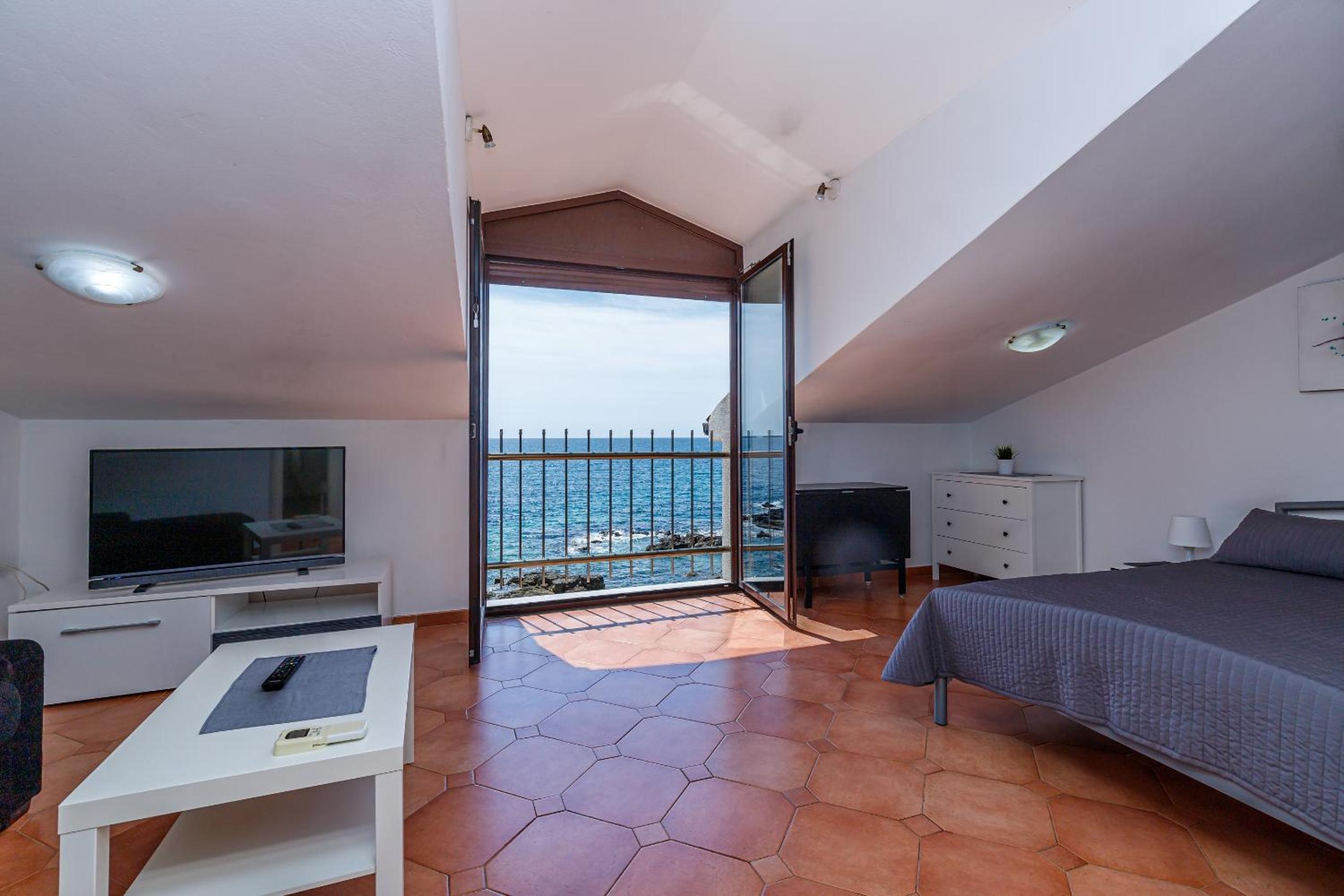 Mansarde Apartment