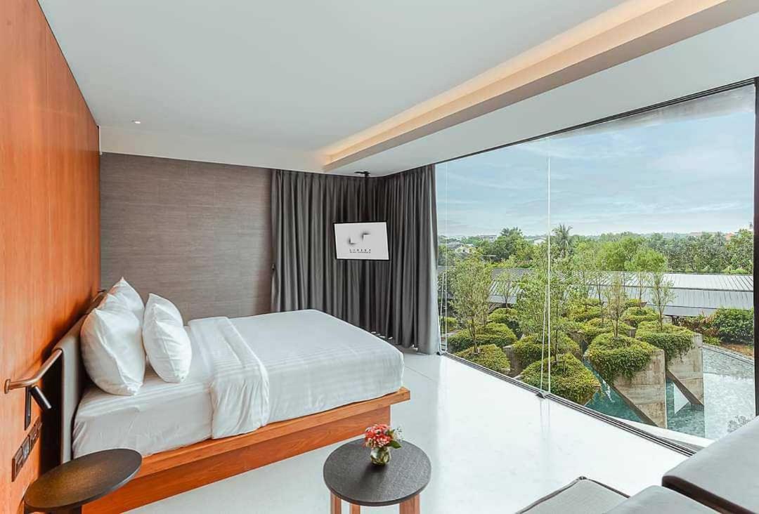Superior King Room - Photo 3