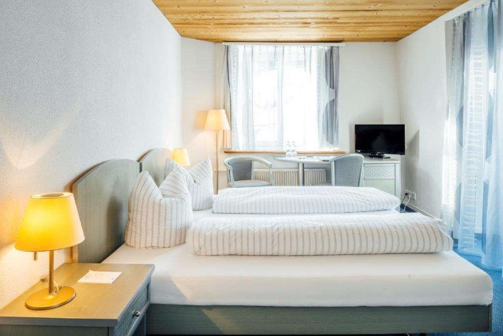 Standard Double Room with Balcony - Photo 3