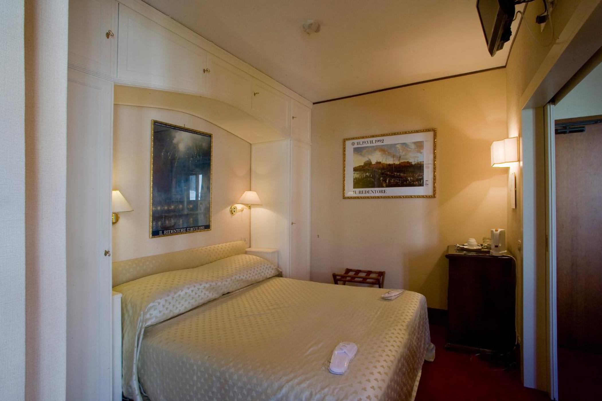 Superior Double or Twin Room with Terrace
