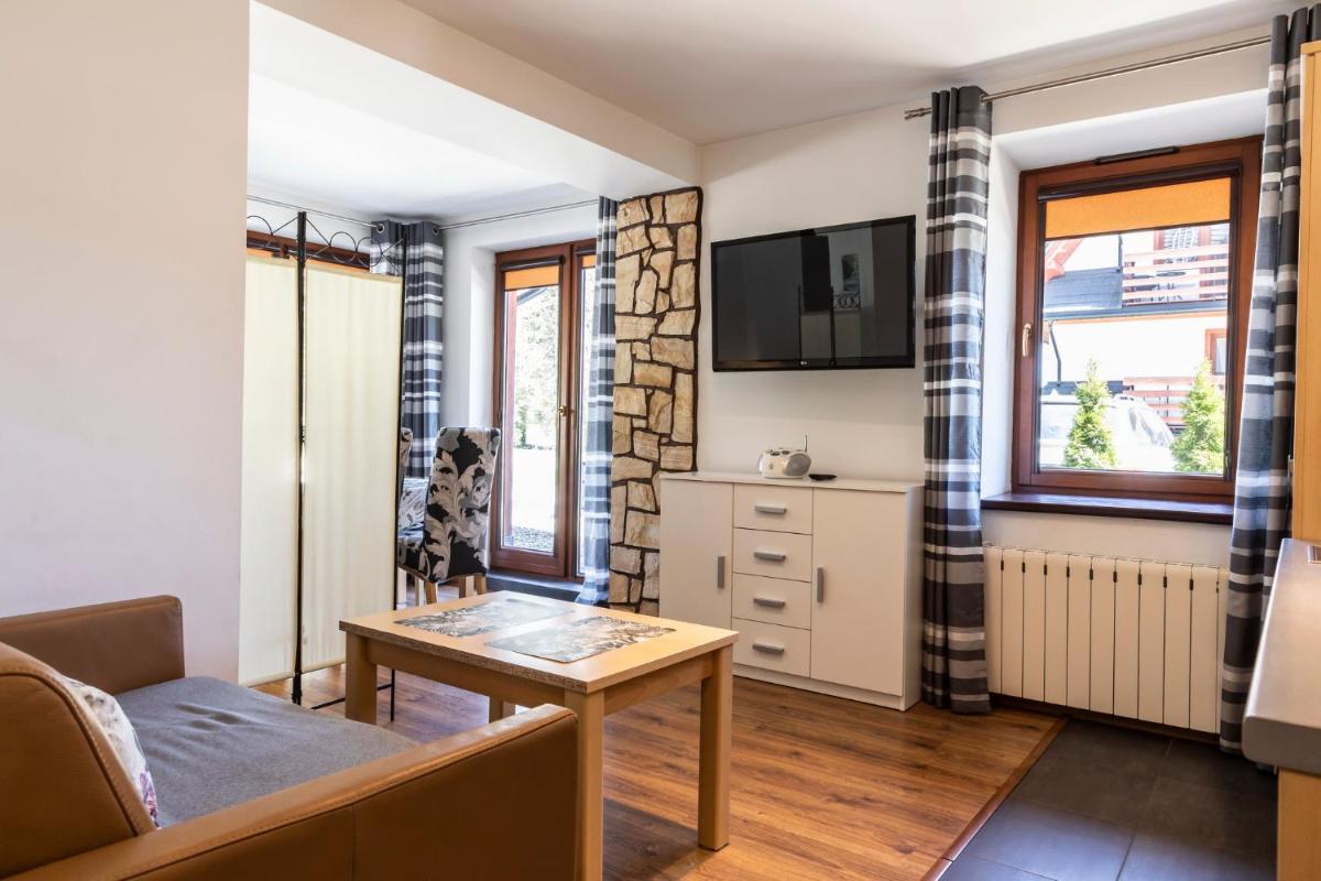 Studio Economy Studio (3 Adults)