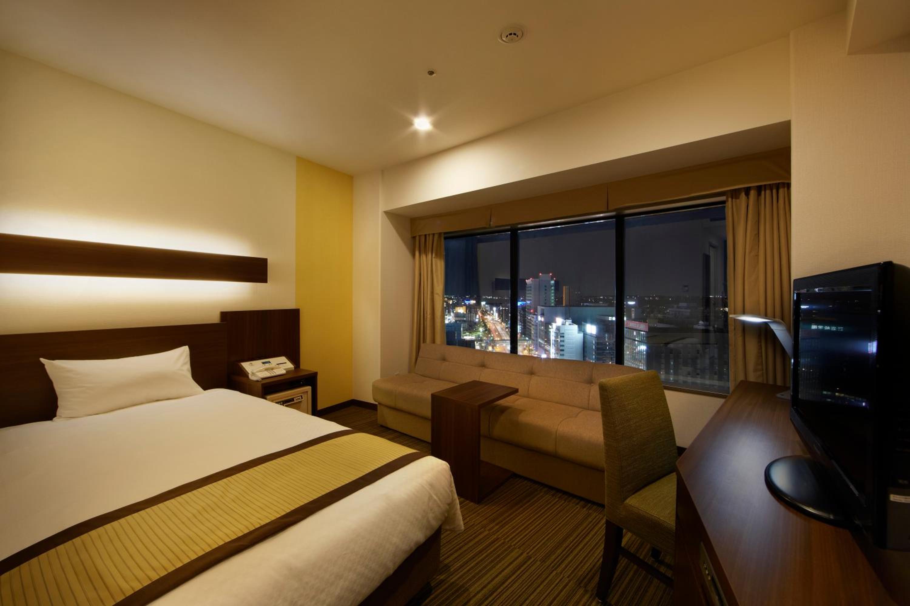 Single Room (15th Floor) - Smoking photo 3