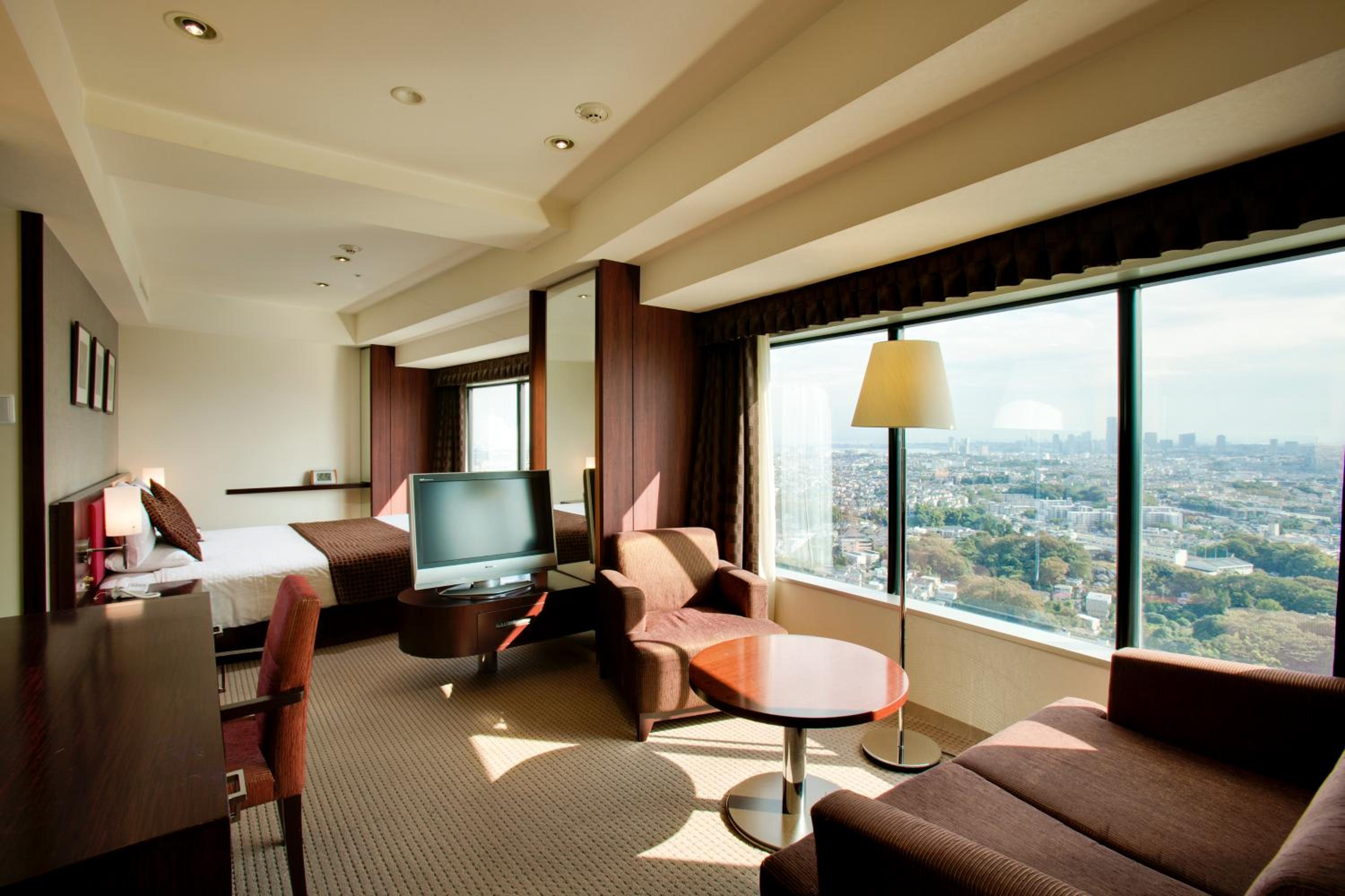 High Floor - Deluxe King Room (38th-39th Floor) - Non-Smoking - Photo 5