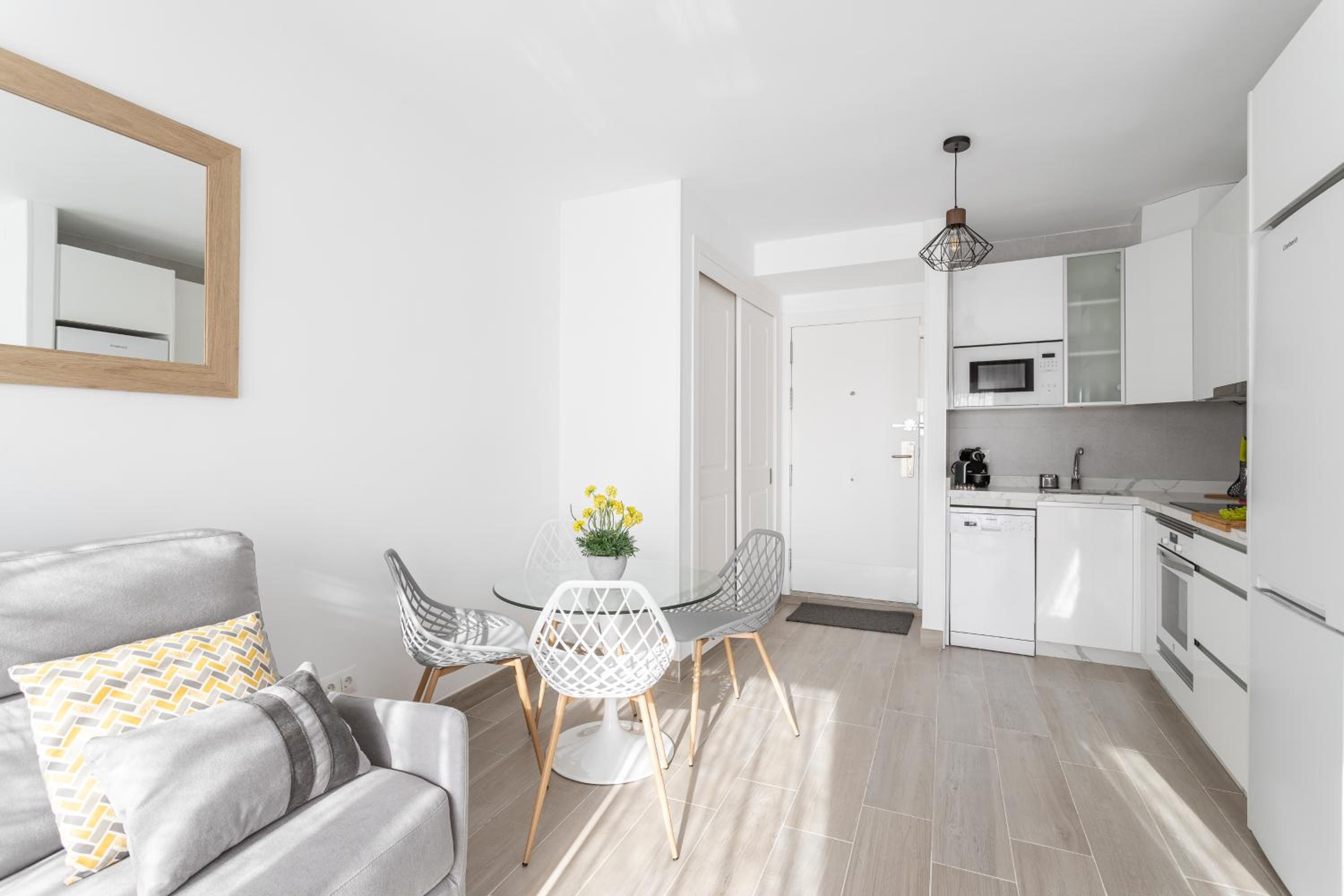 One-Bedroom Apartment - Photo 18