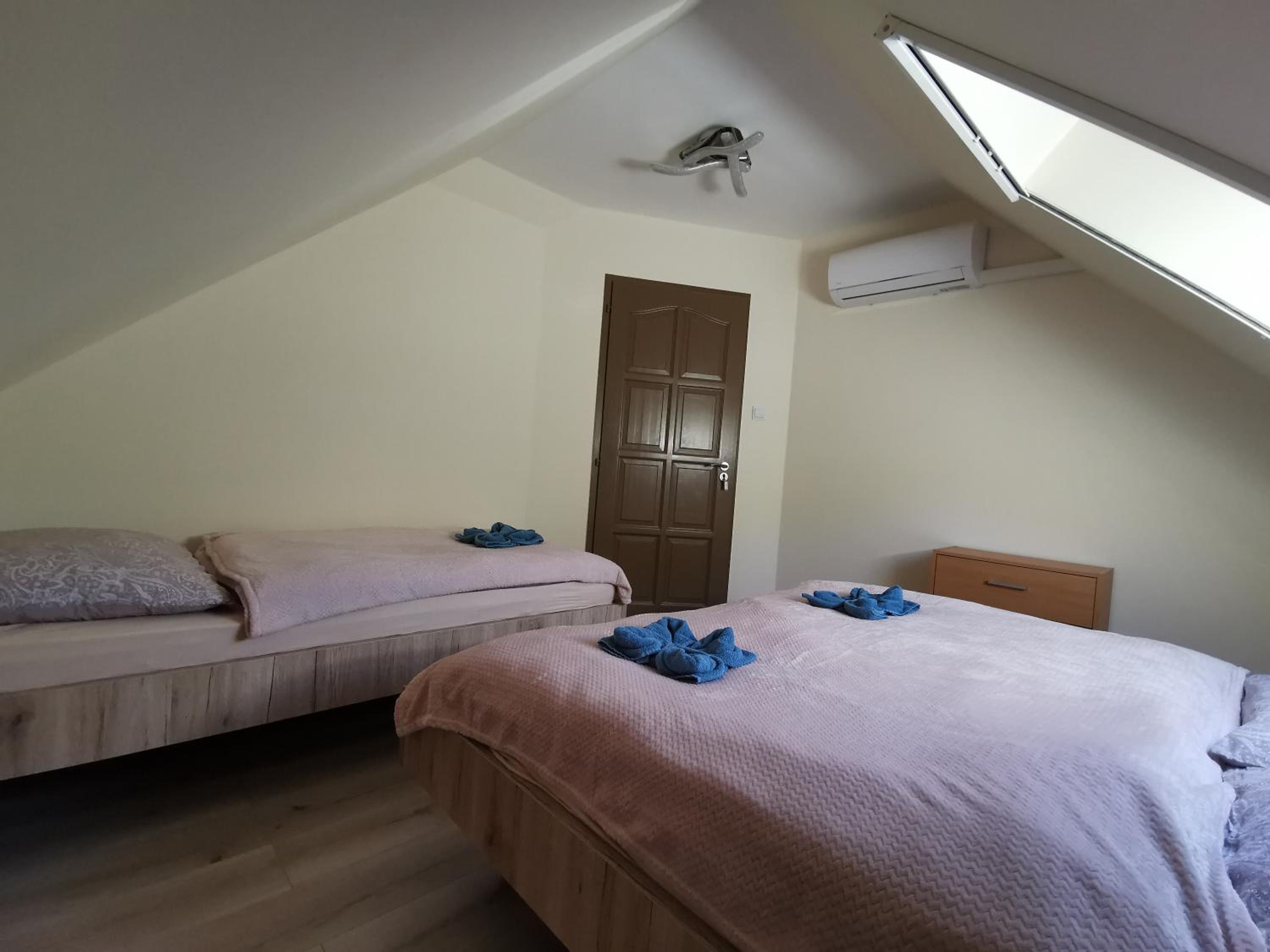 Three-Bedroom Apartment - Photo 23