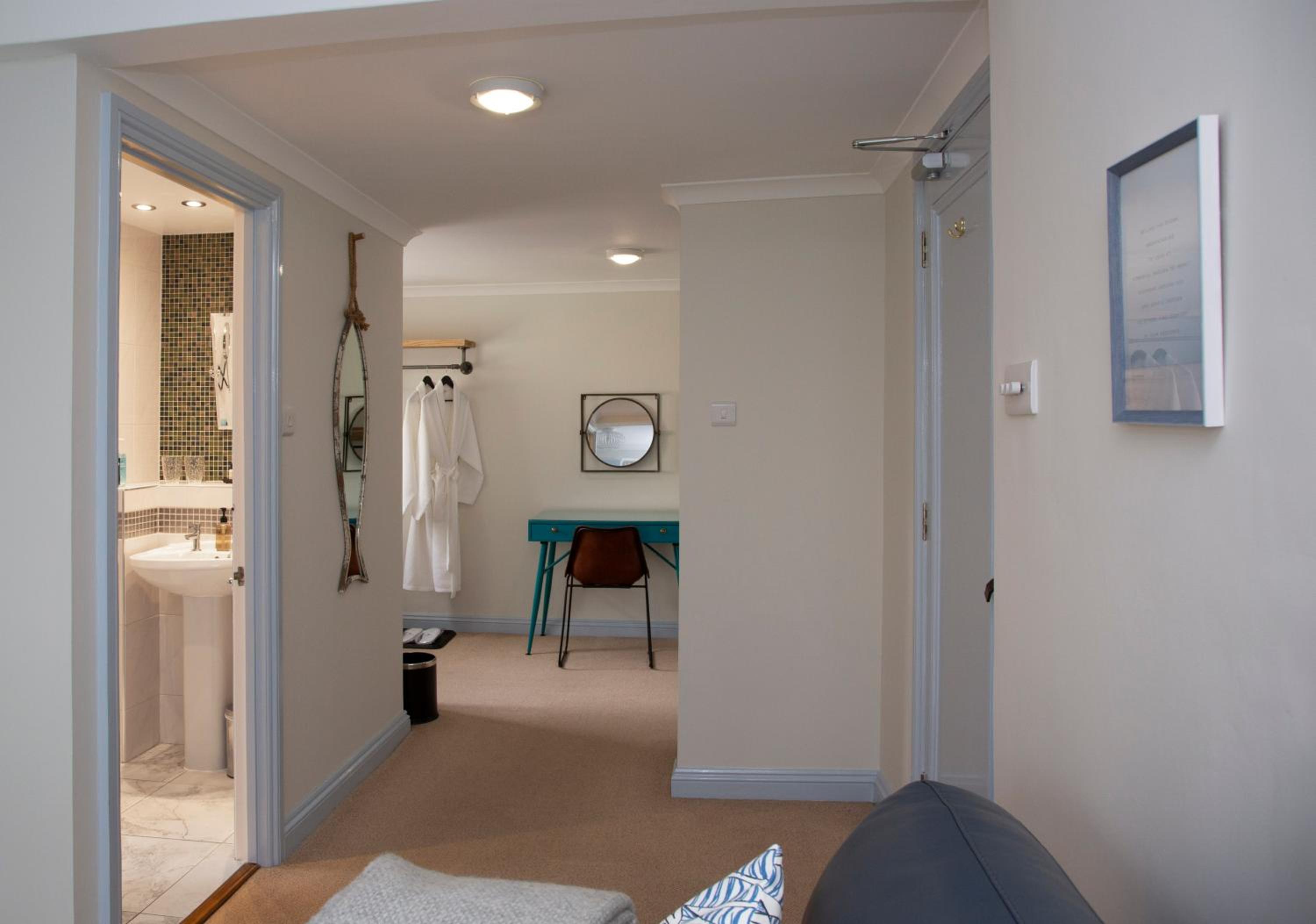 Deluxe Suite 2 photo 3