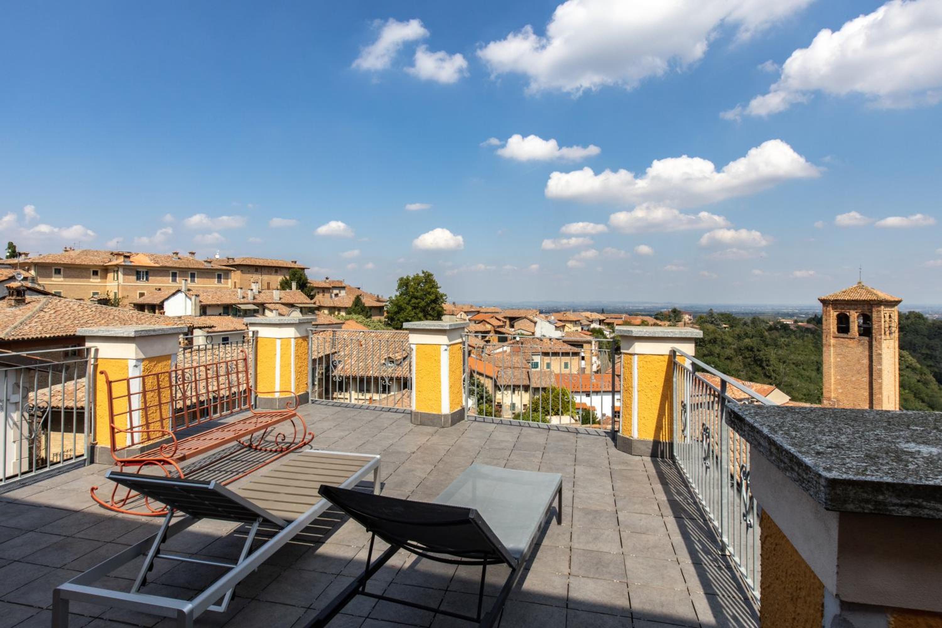 Apartment with Terrace photo 2