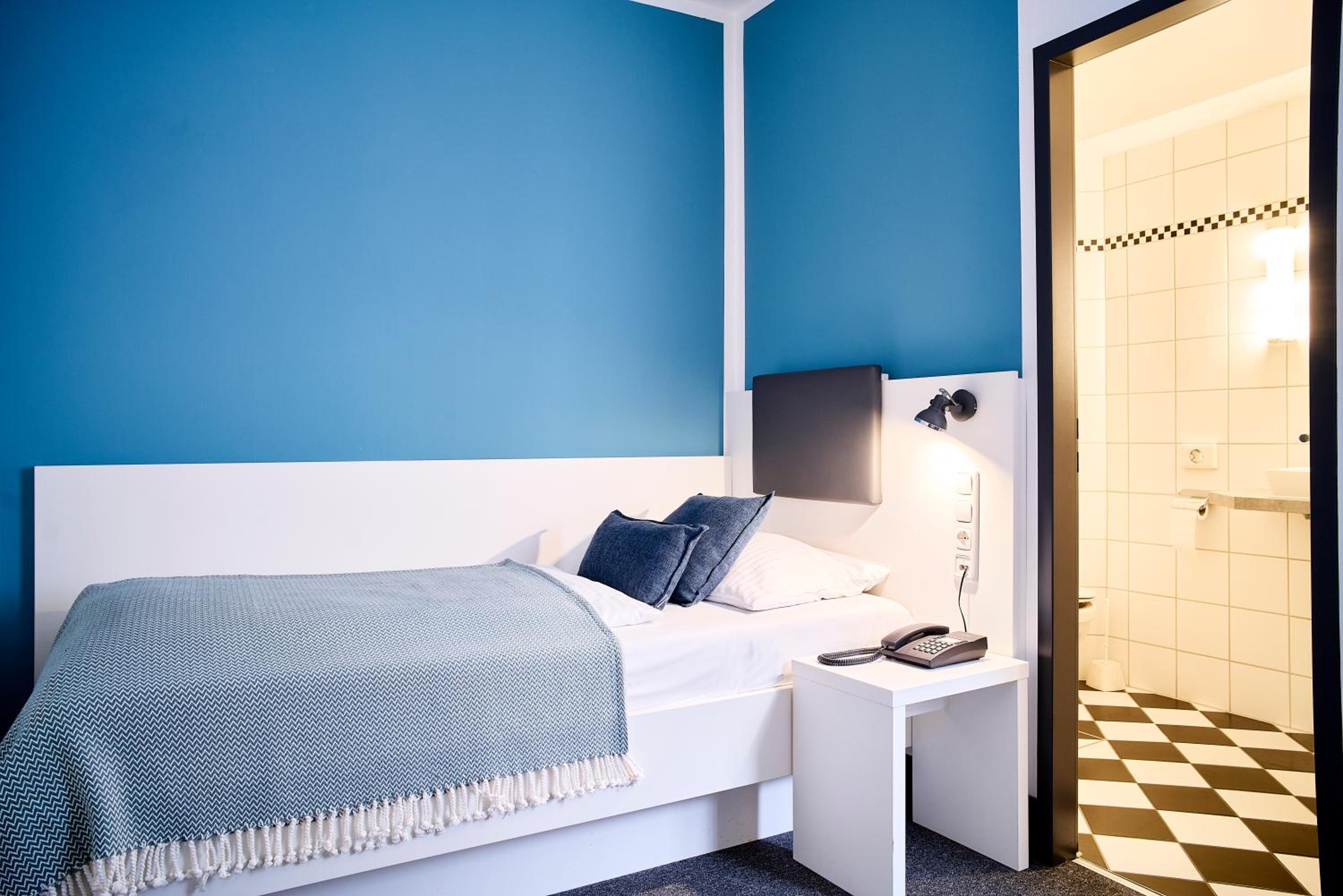 Single Room Facing The Courtyard