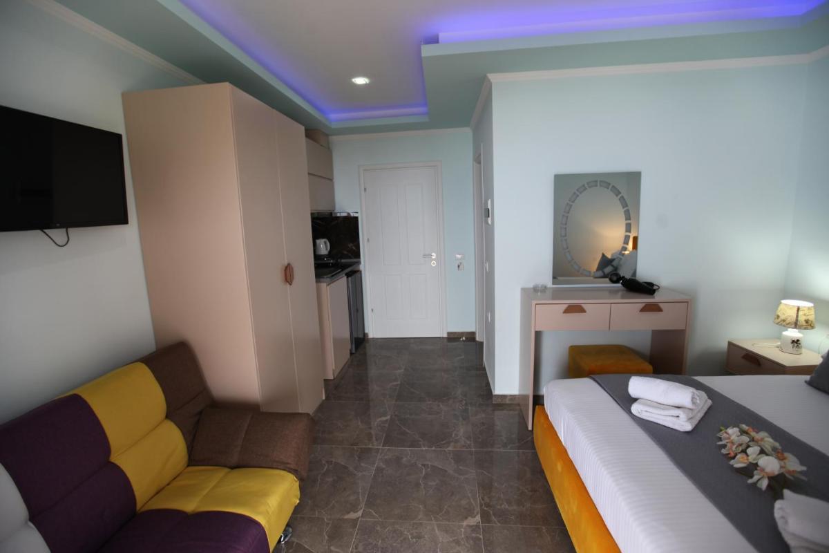 Deluxe Triple Room with Sea View