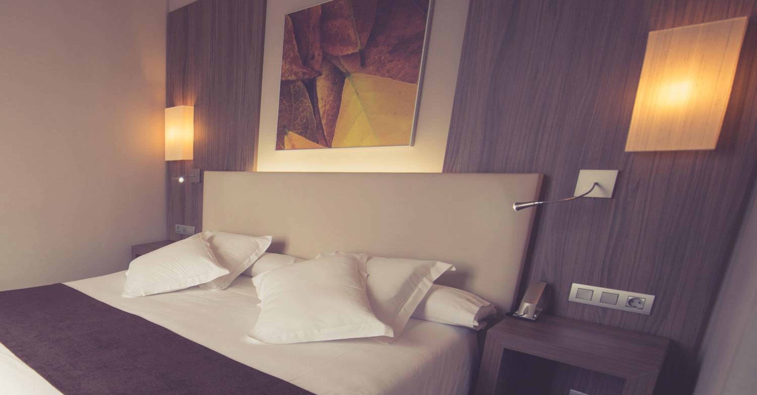 Double or Twin Room - Photo 6
