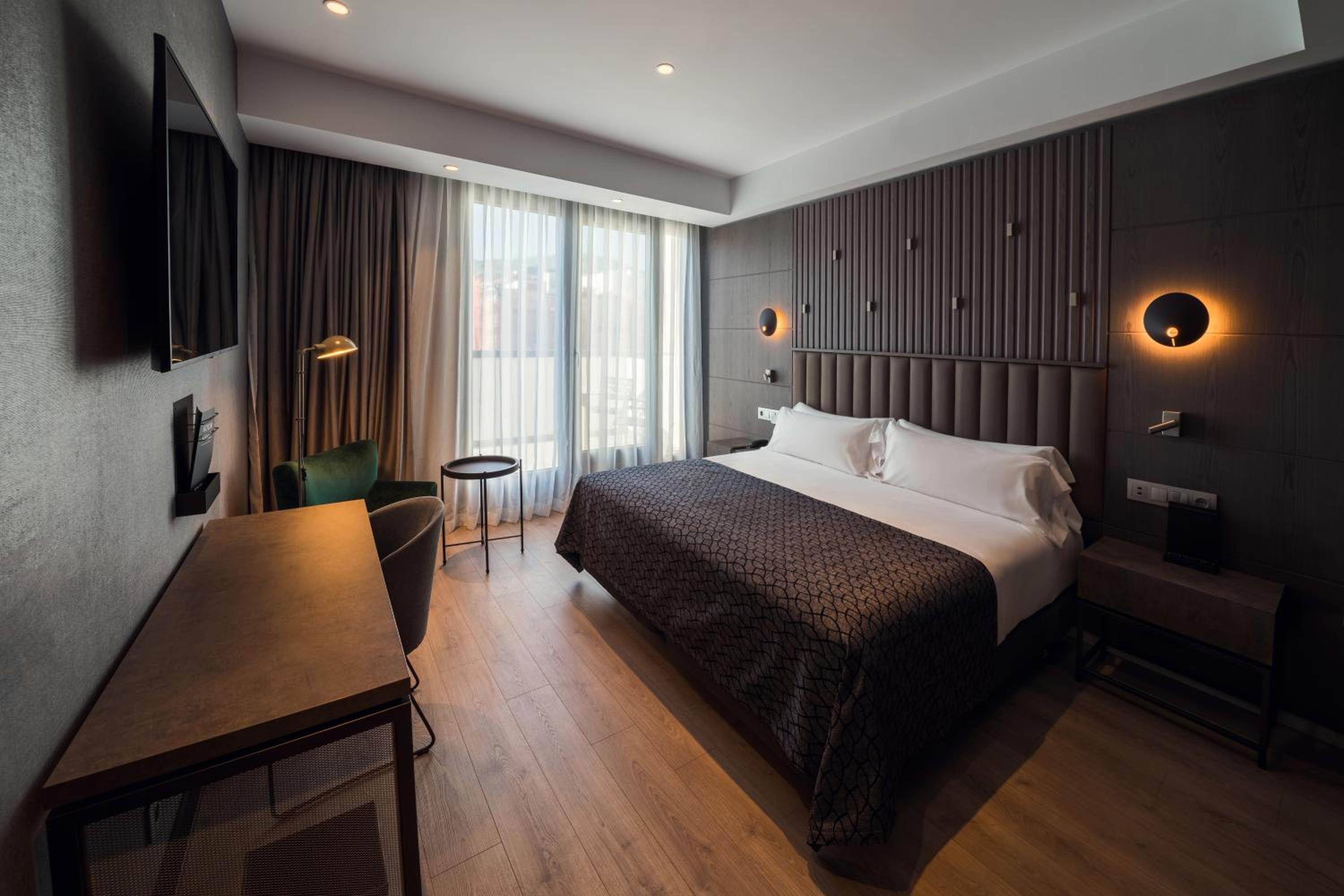 Deluxe Double or Twin Room with Terrace - Photo 3