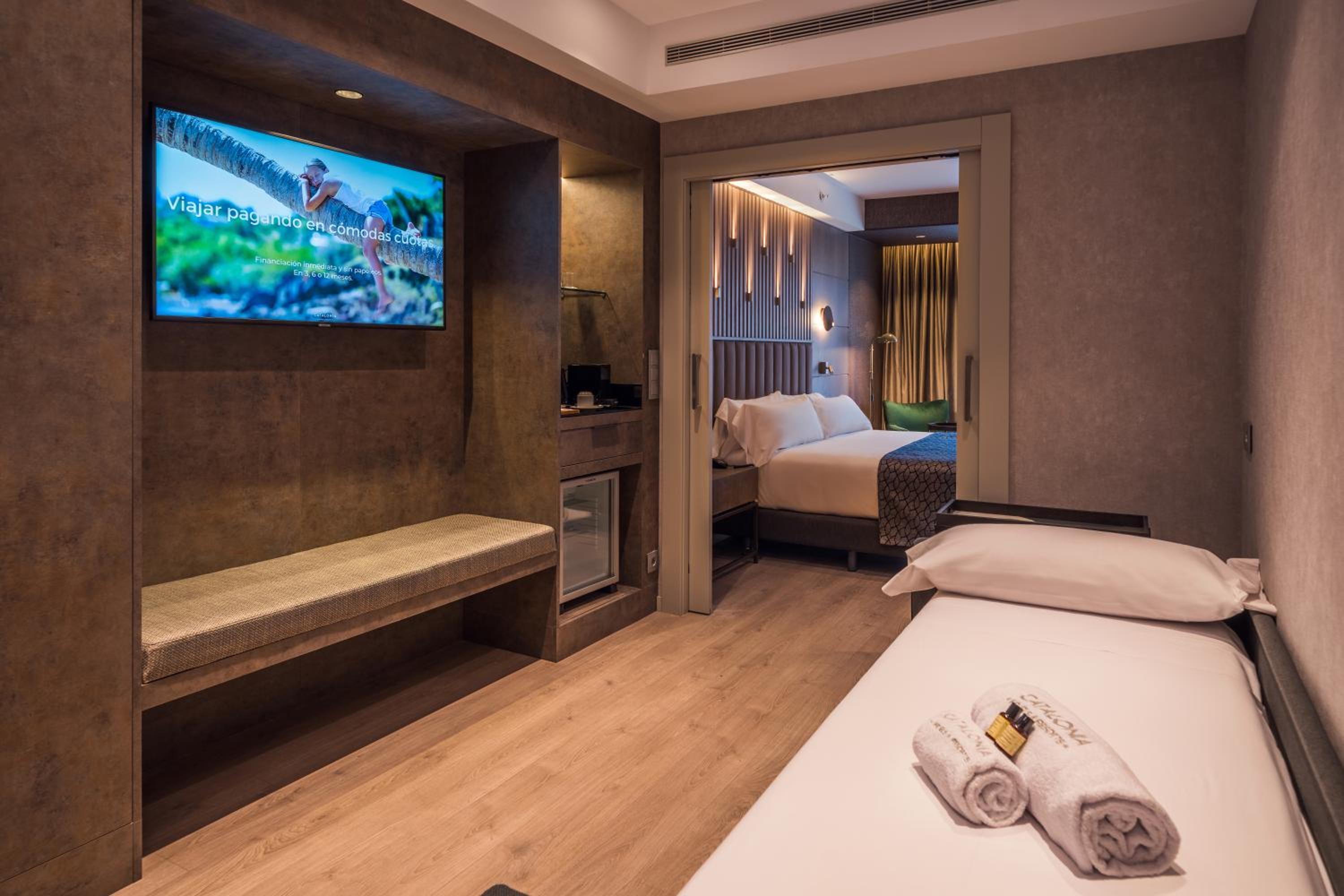 Junior Suite (2 Adults + 1 Child) - Photo 3