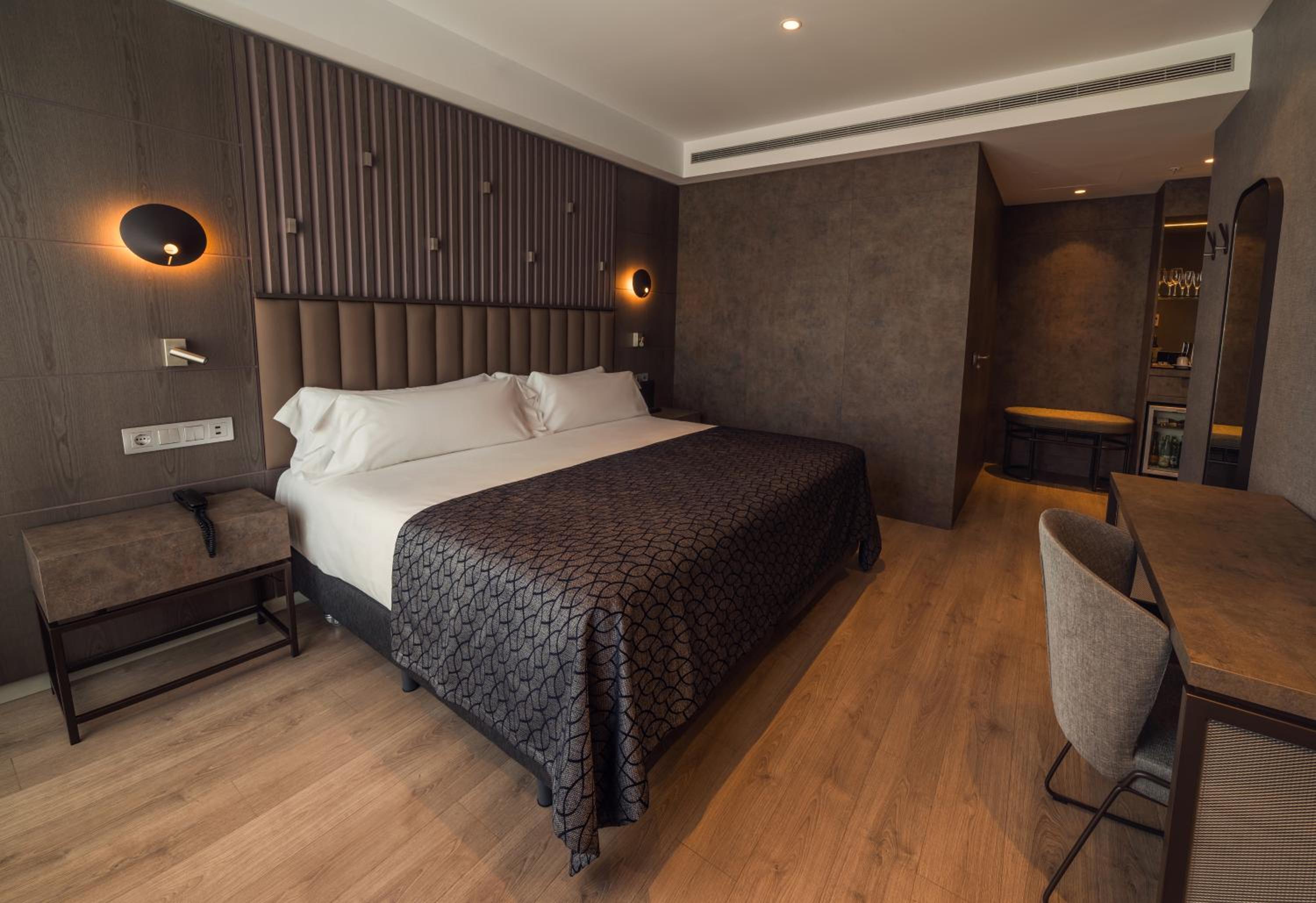 Deluxe Double or Twin Room with Terrace - Photo 7