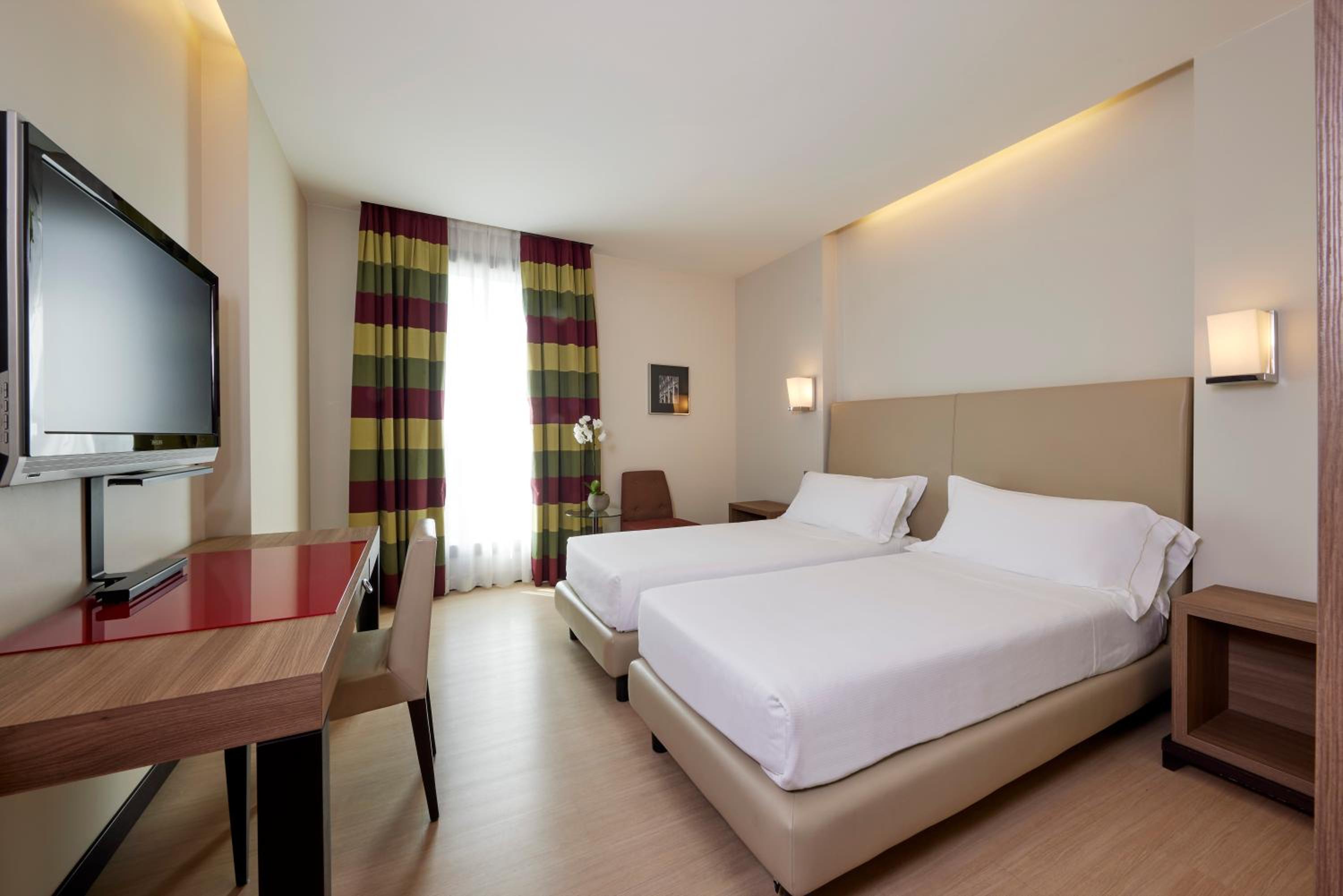 Twin Room - Photo 1