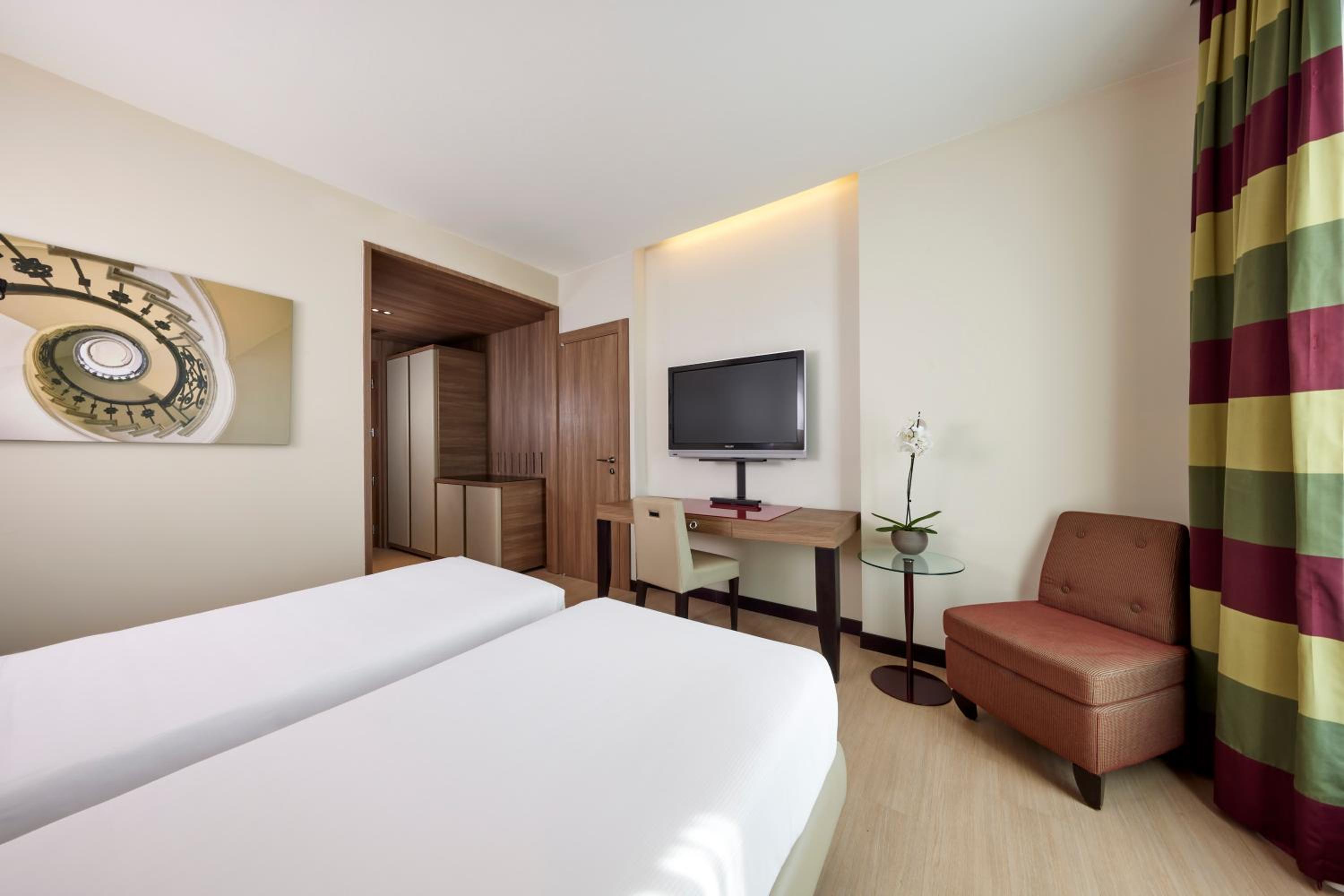 Twin Room - Photo 6