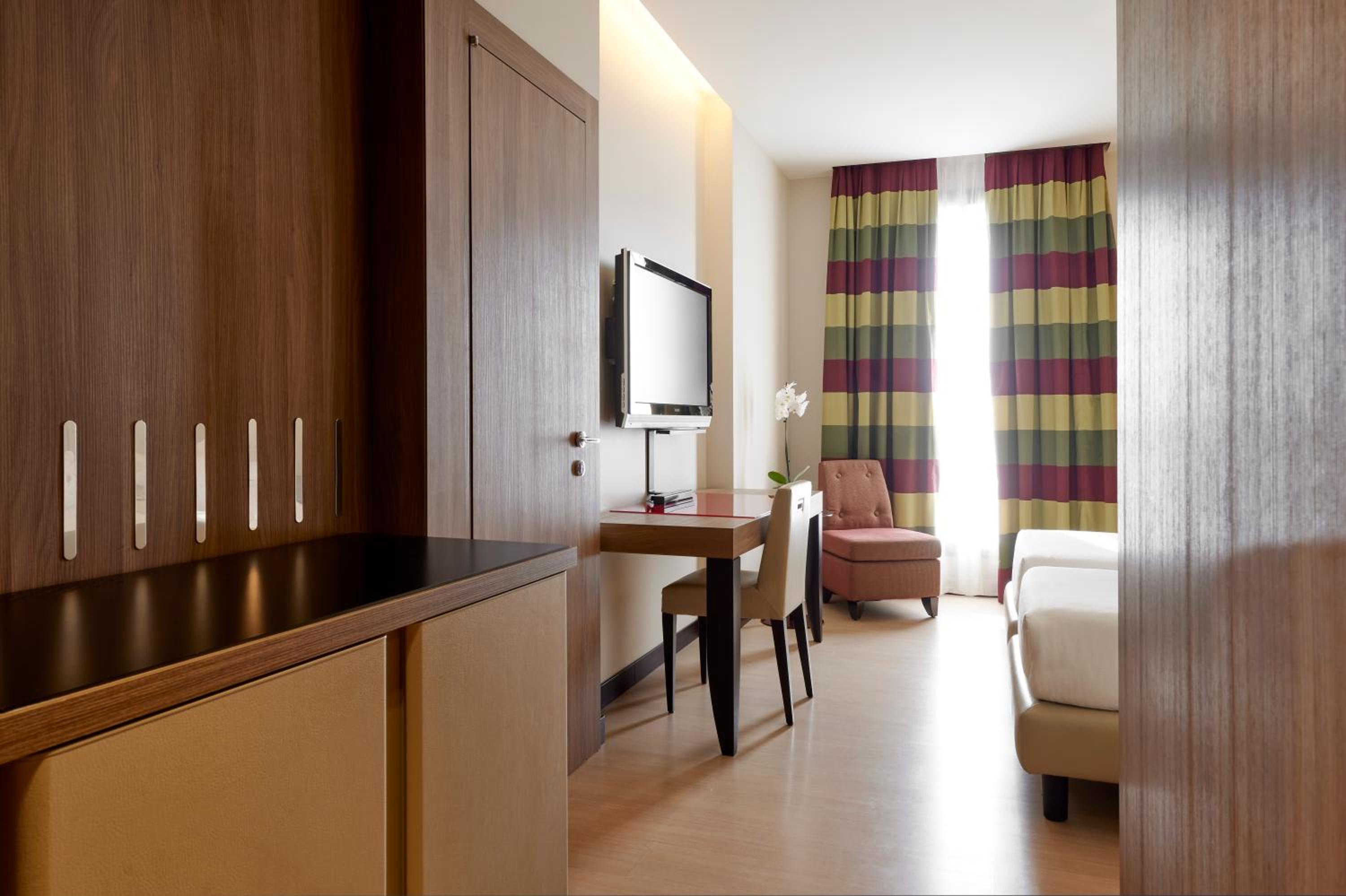 Twin Room - Photo 4