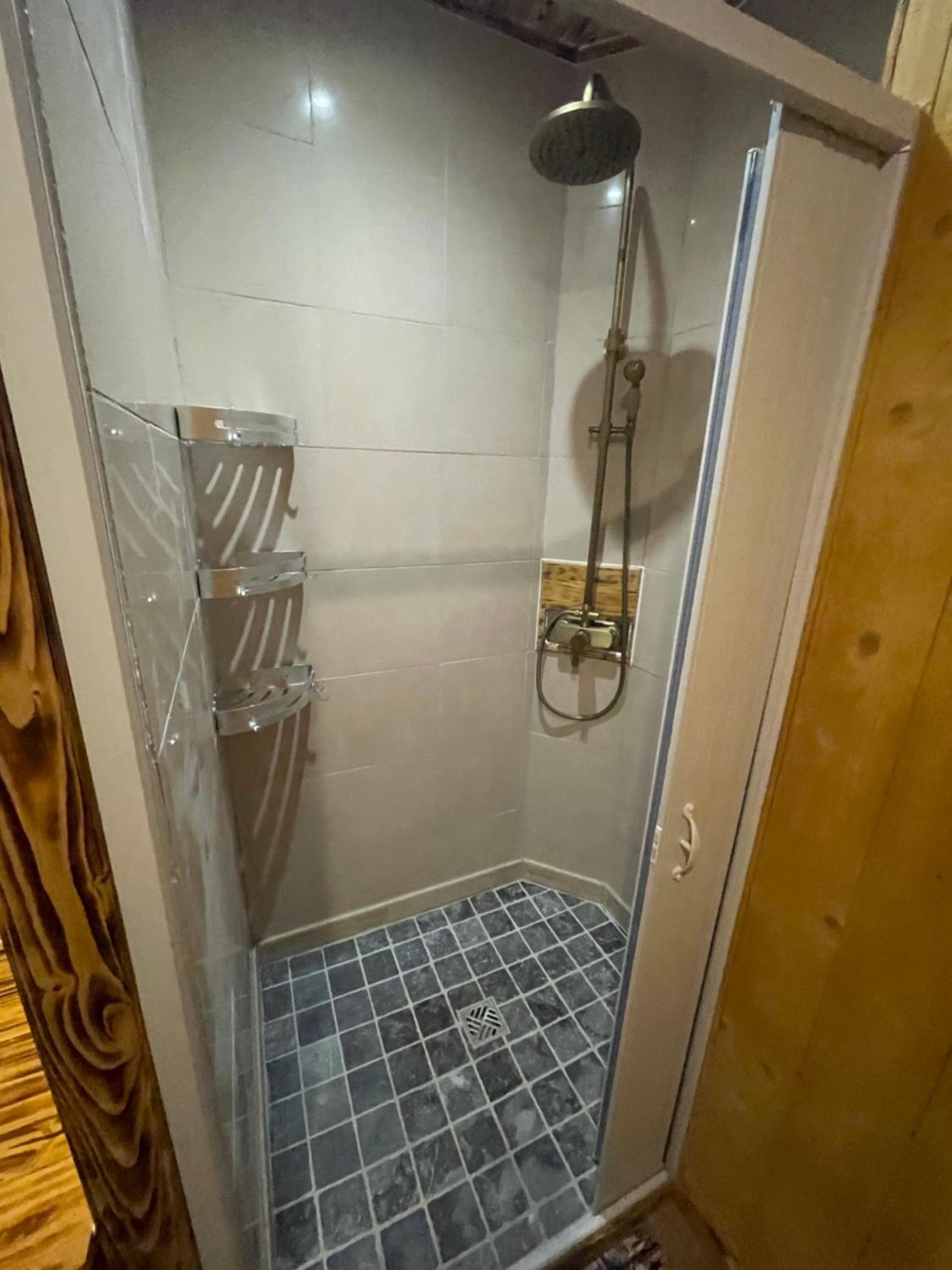 One-Bedroom Apartment - Photo 6