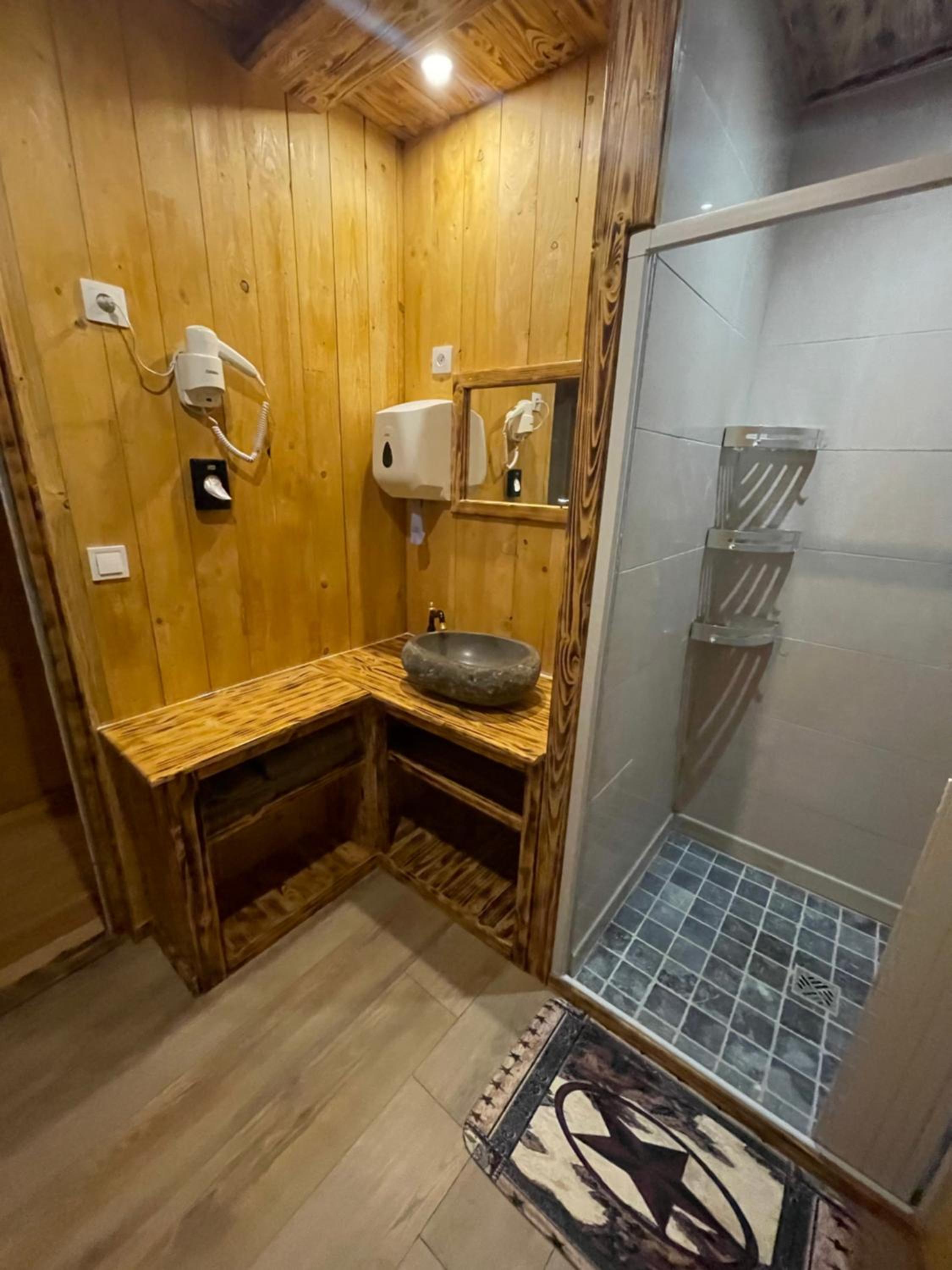 One-Bedroom Apartment - Photo 7
