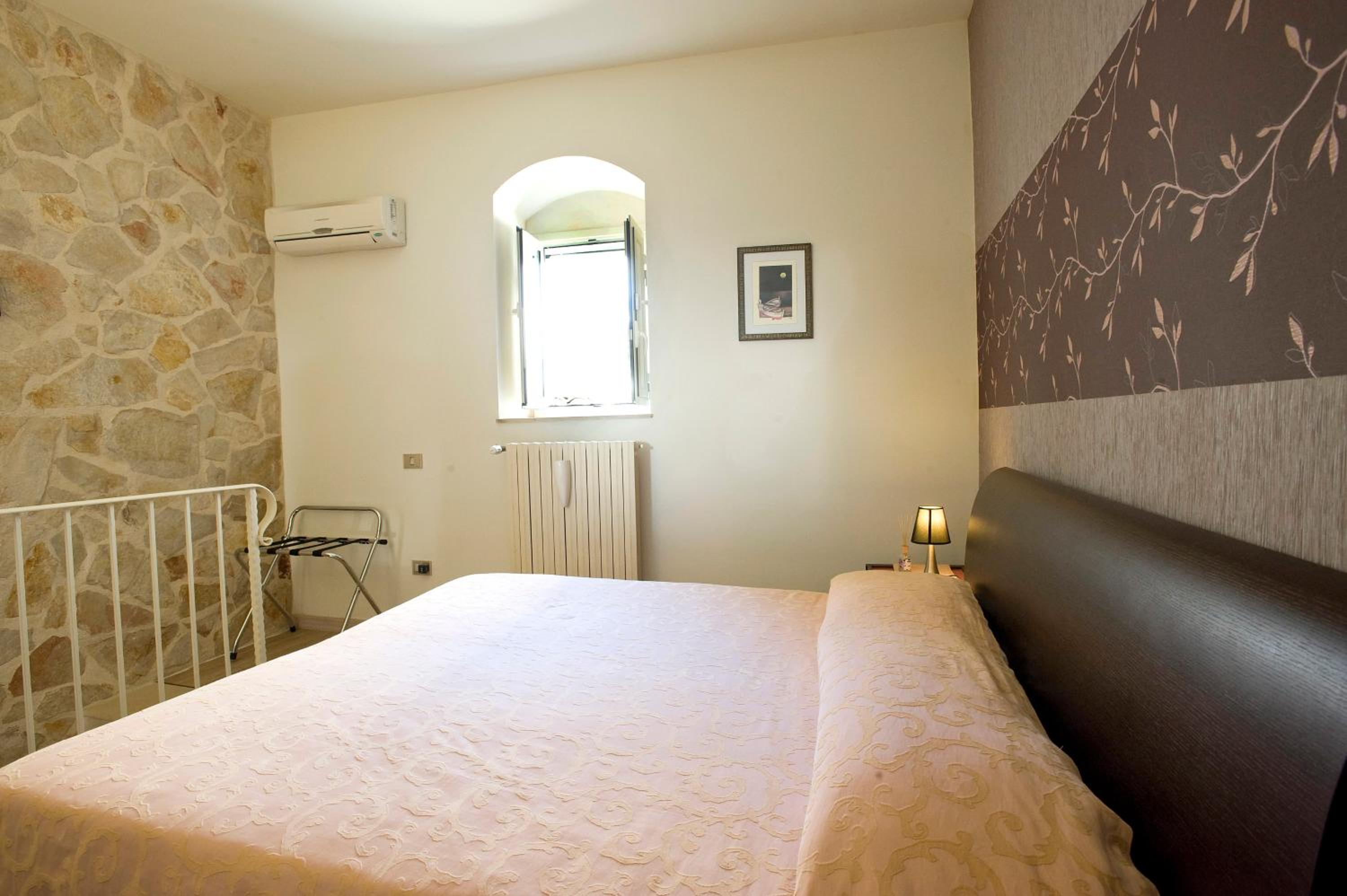 Two-Bedroom Apartment - Split Level