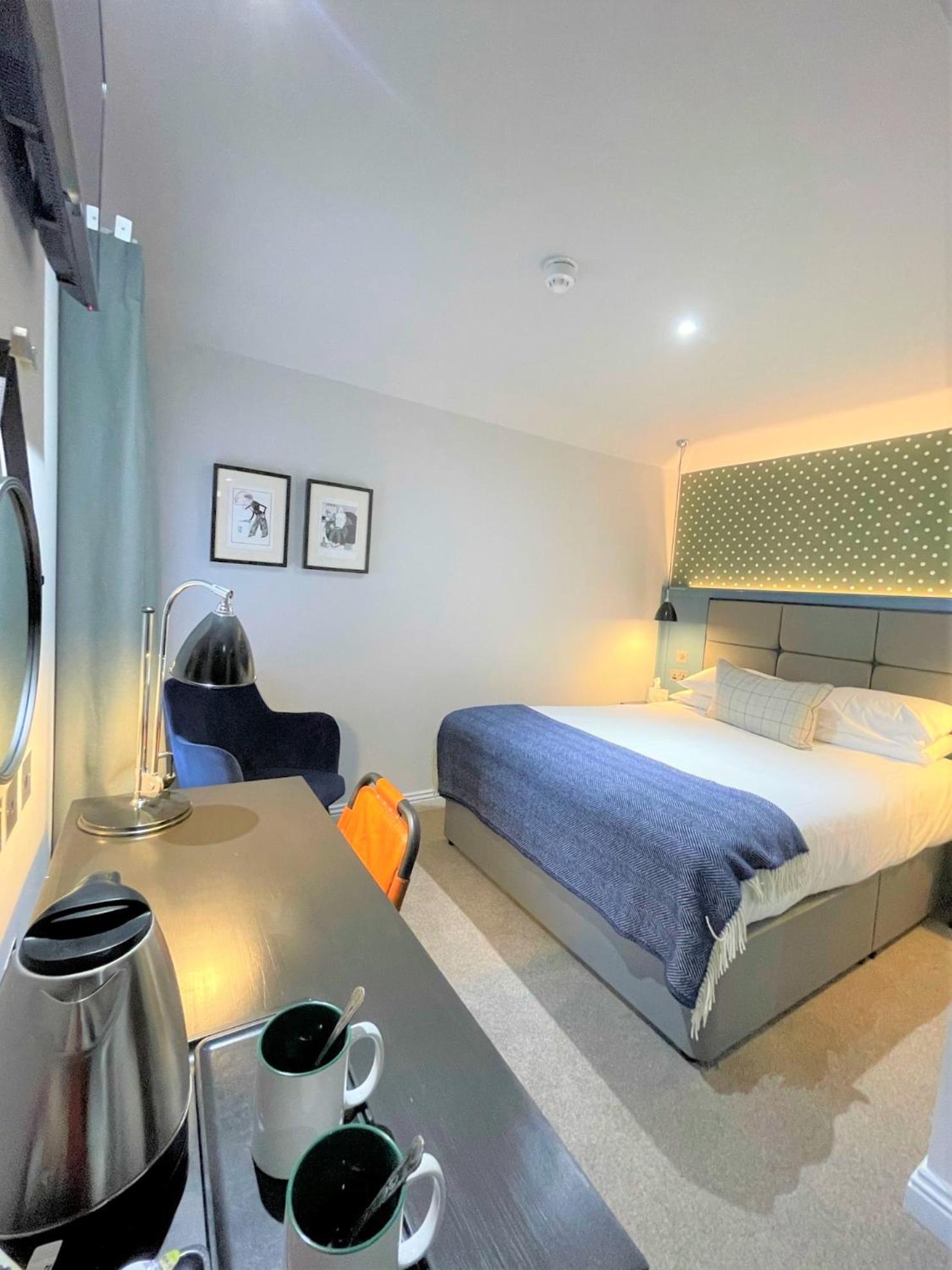 Small Double Room - Photo 6