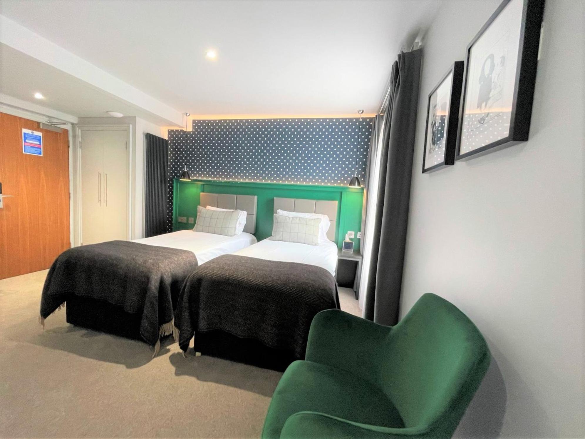 Twin Room - Photo 1