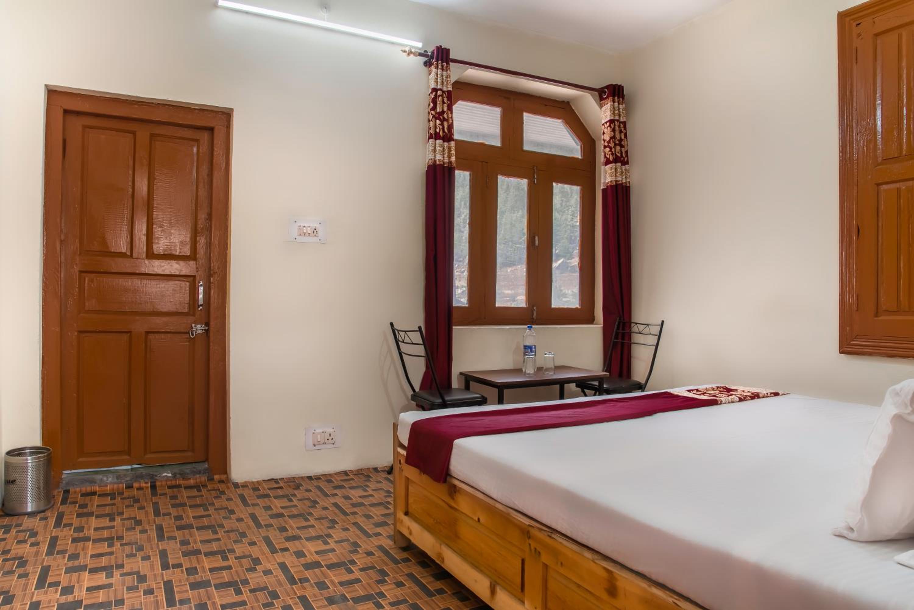 Standard Double Room photo 3