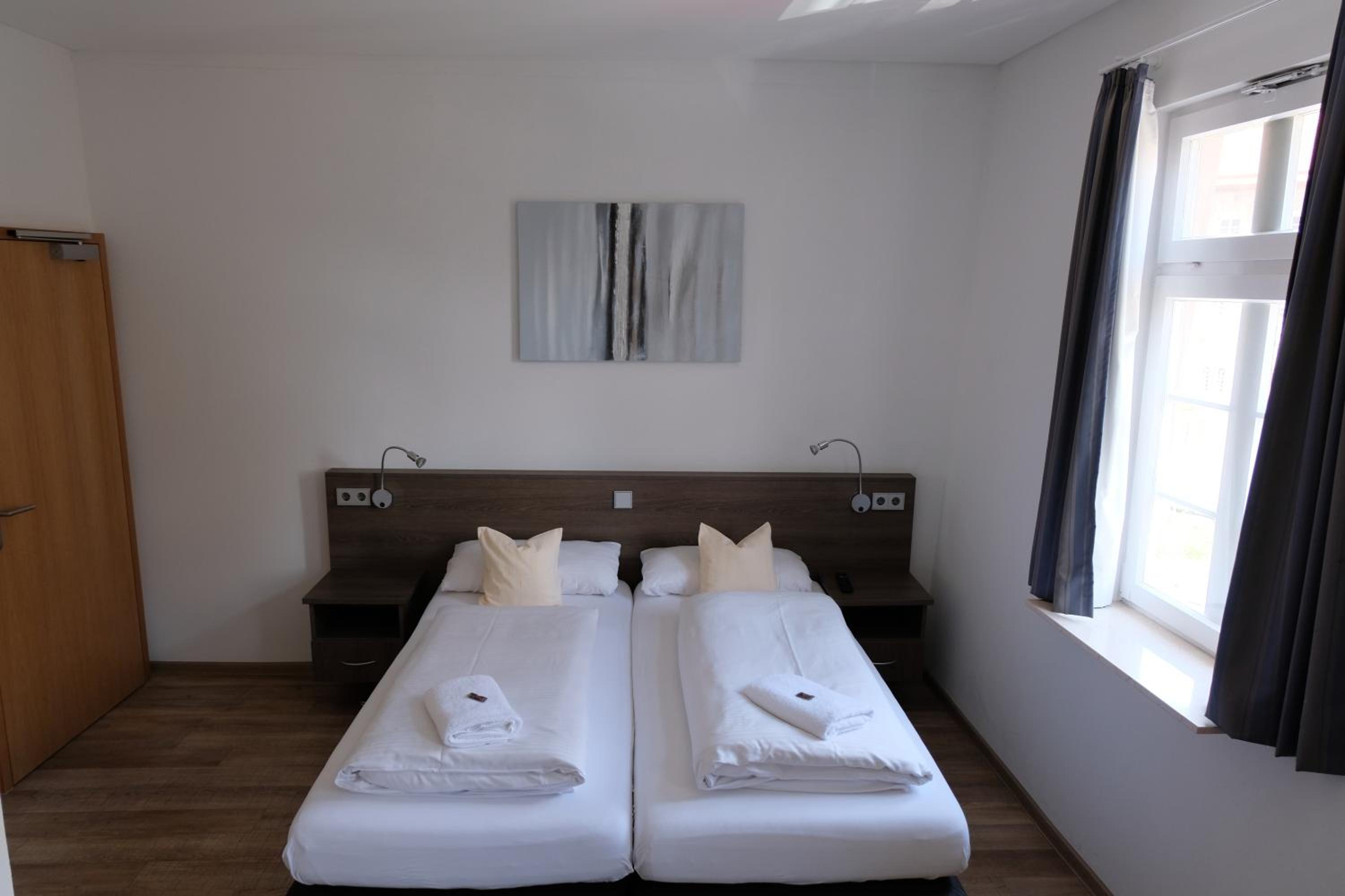 Double Room with Private Bathroom - Photo 4