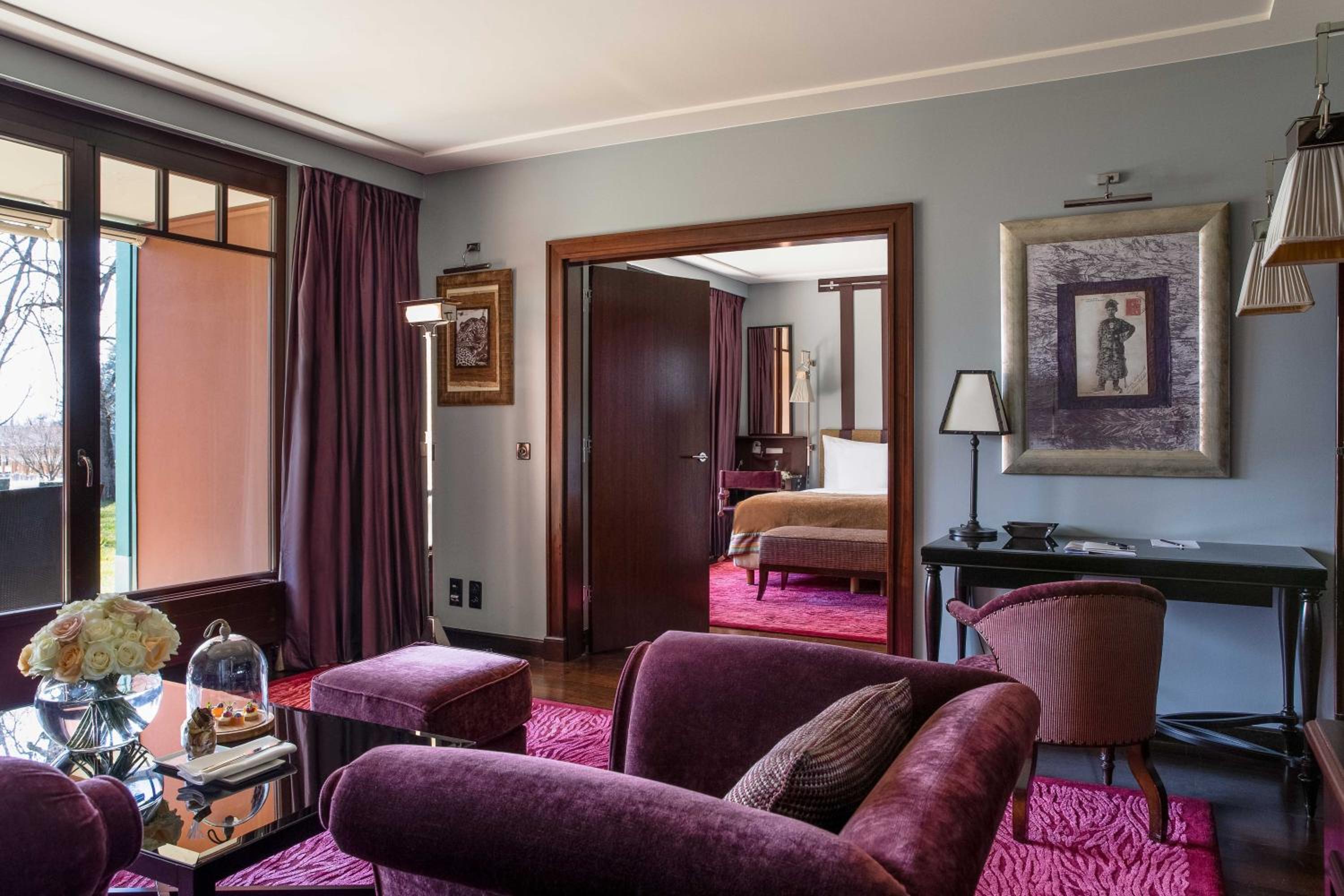 Suite with Lake View and Spa access - Photo 2