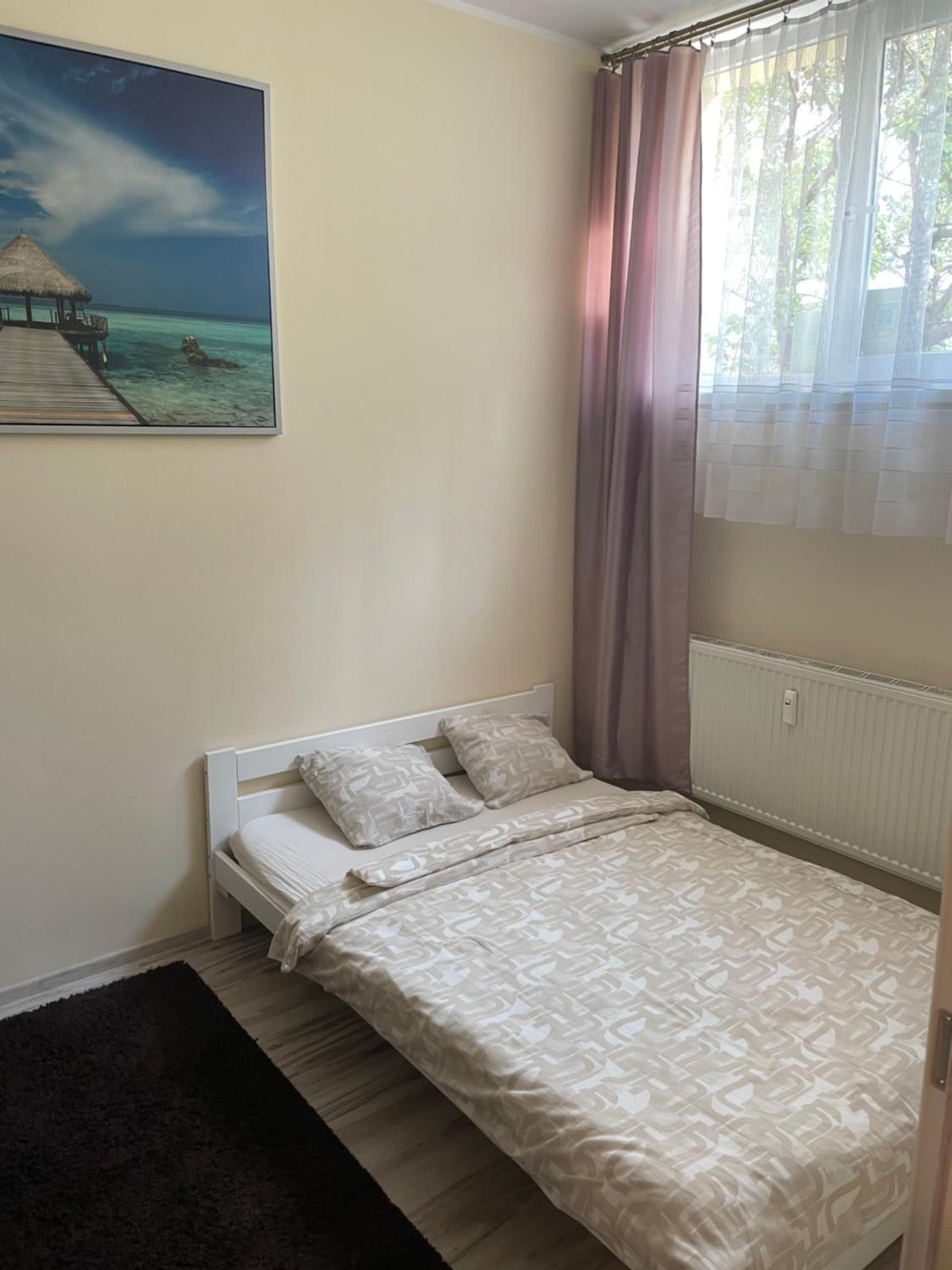 Studio Apartment - Photo 1