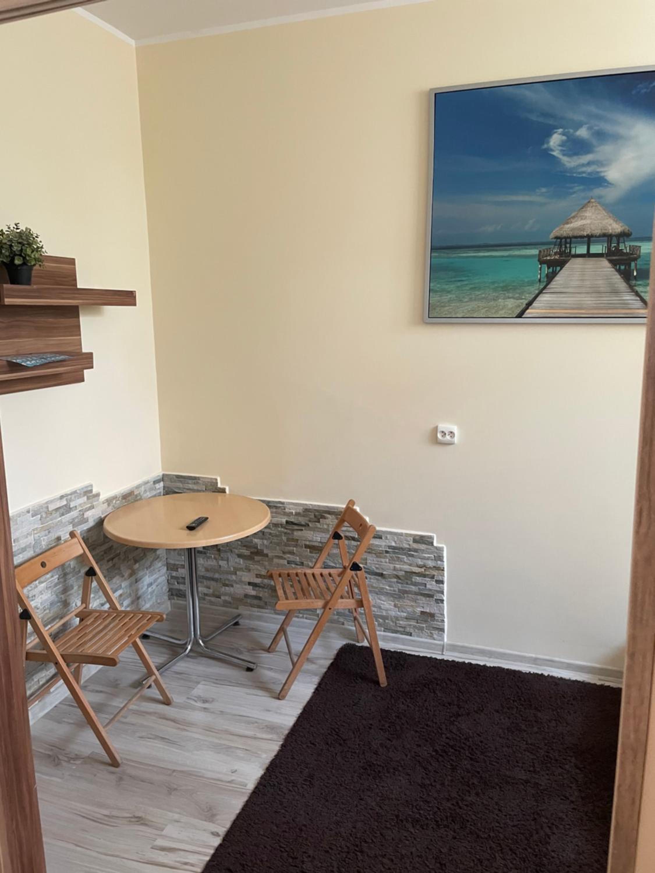 Studio Apartment - Photo 4