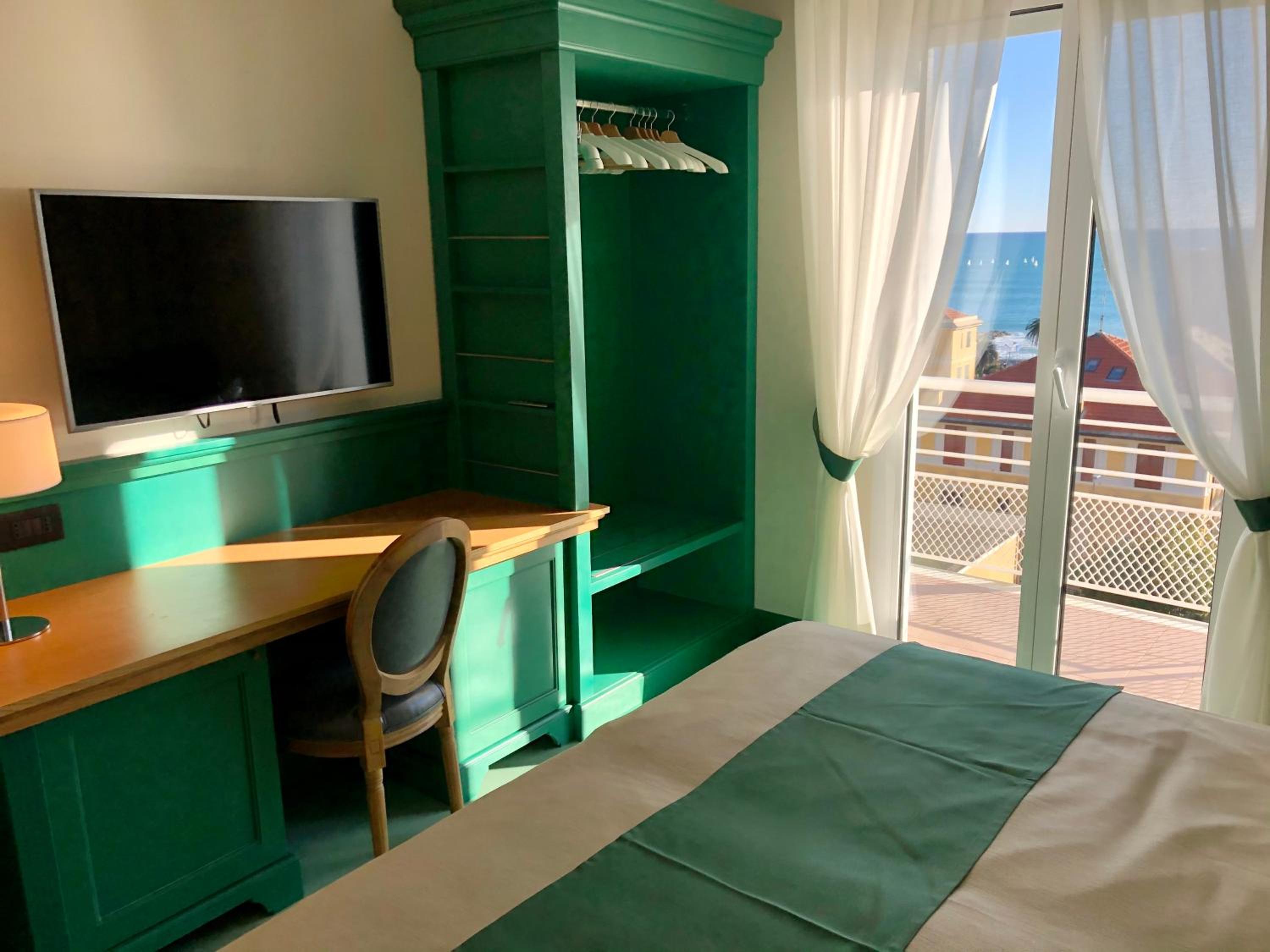 Triple Room with Sea View