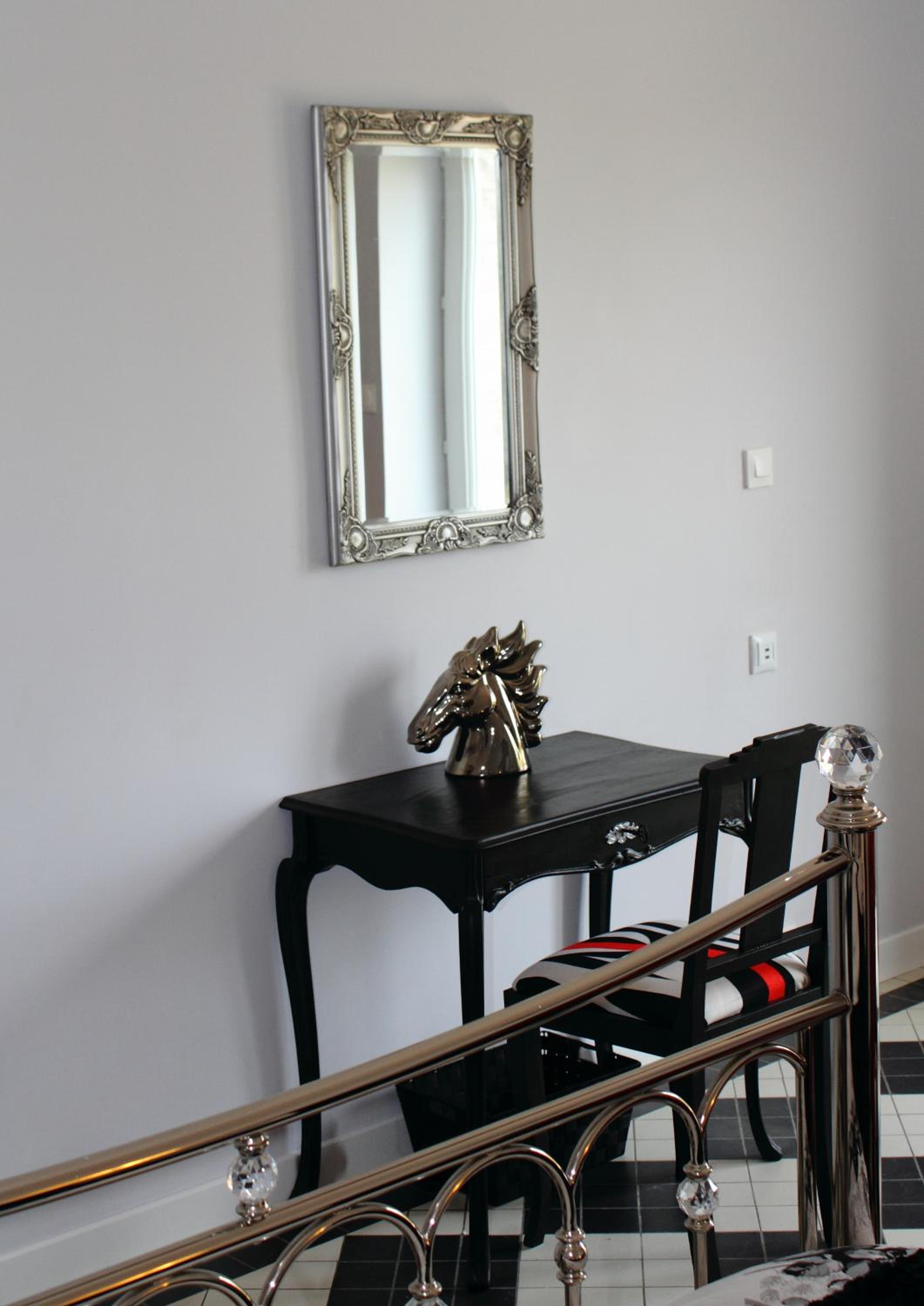 Deluxe Family Suite - Photo 13