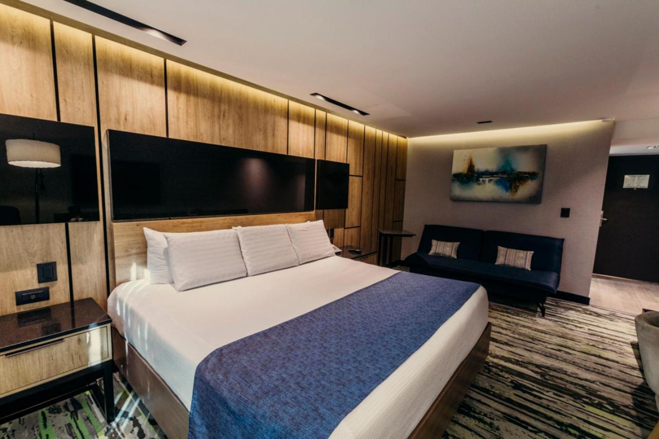 Superior King Room - Photo 8