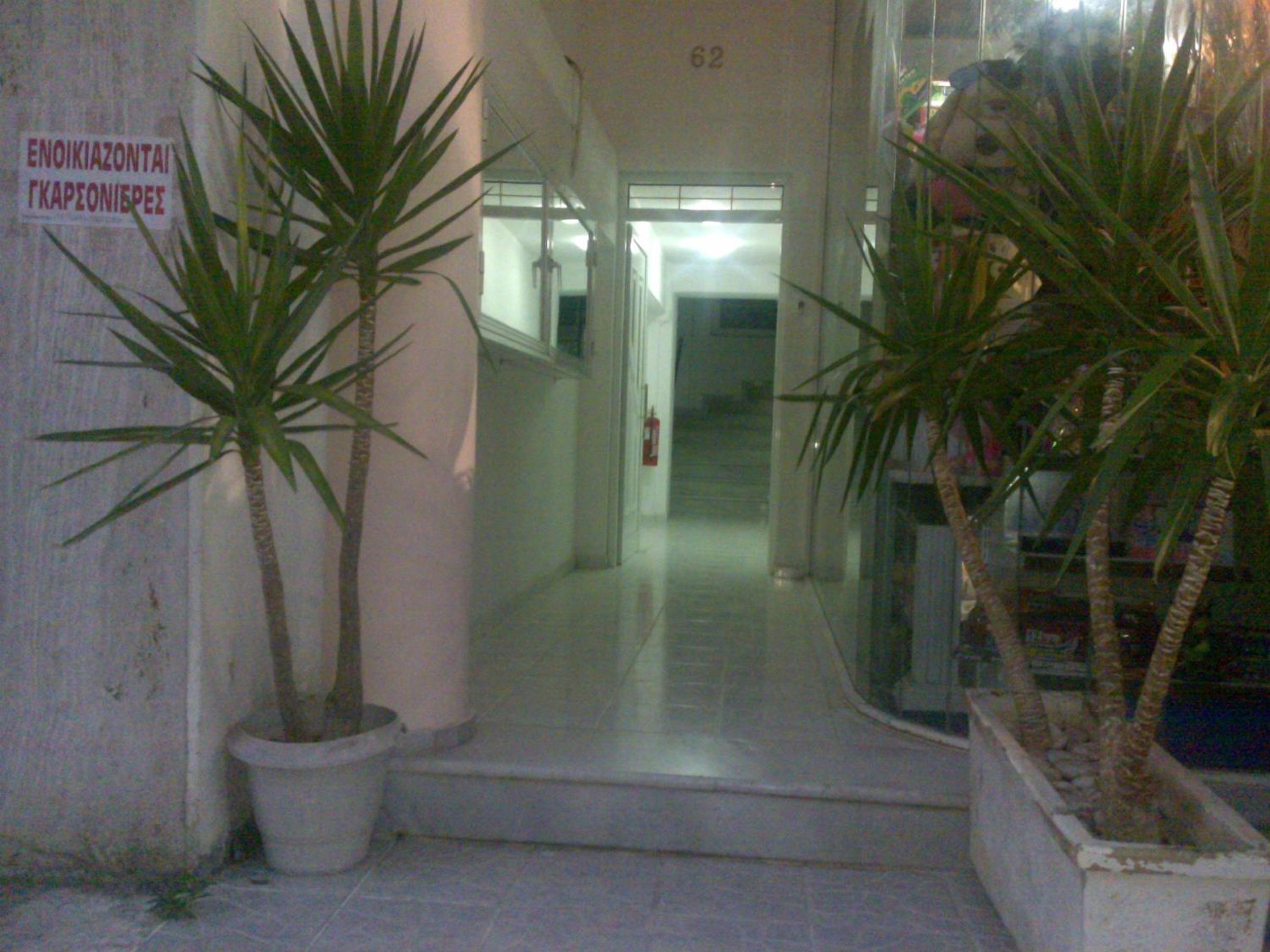 Studio with Balcony - Photo 11