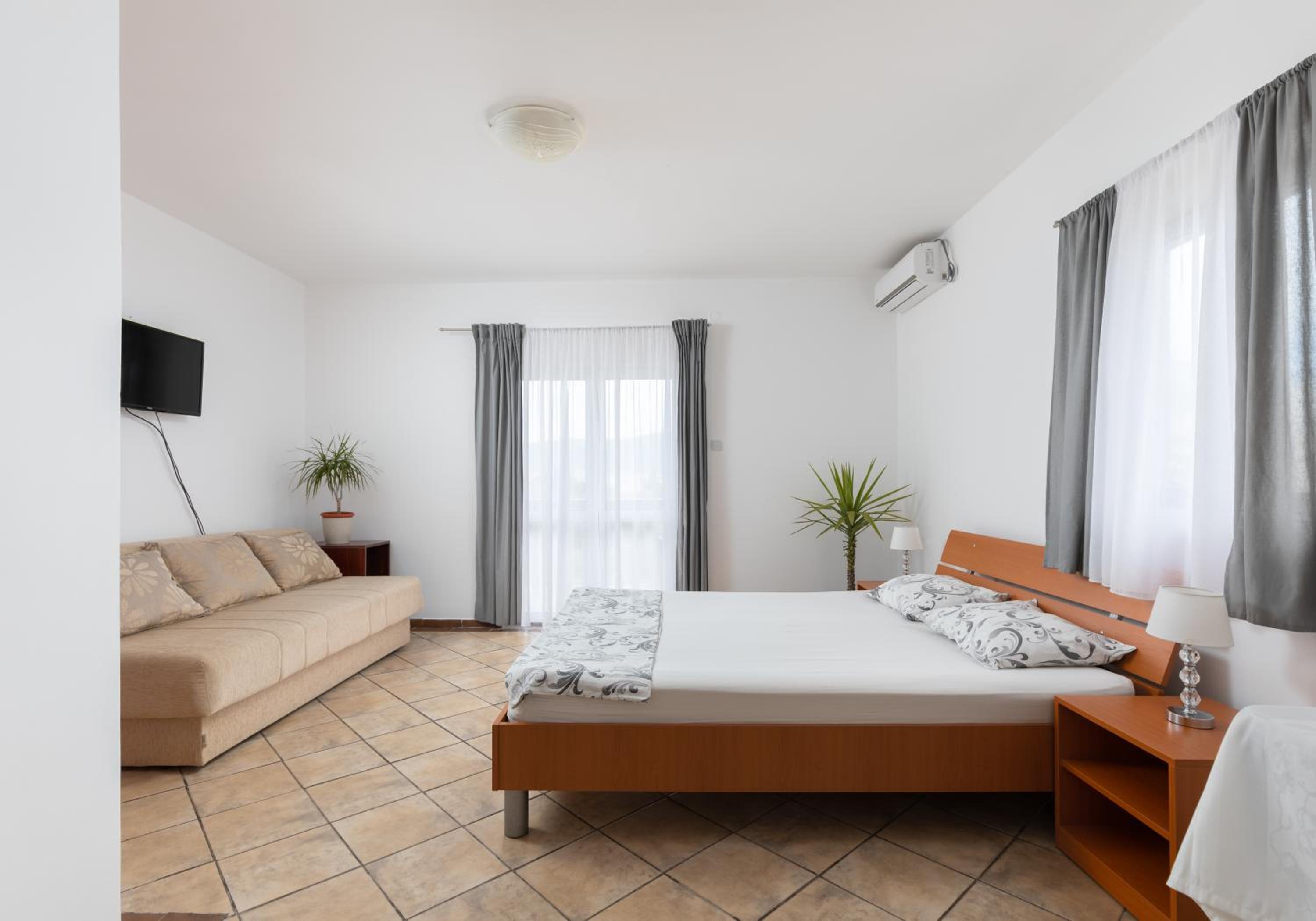 One-Bedroom Apartment with Terrace