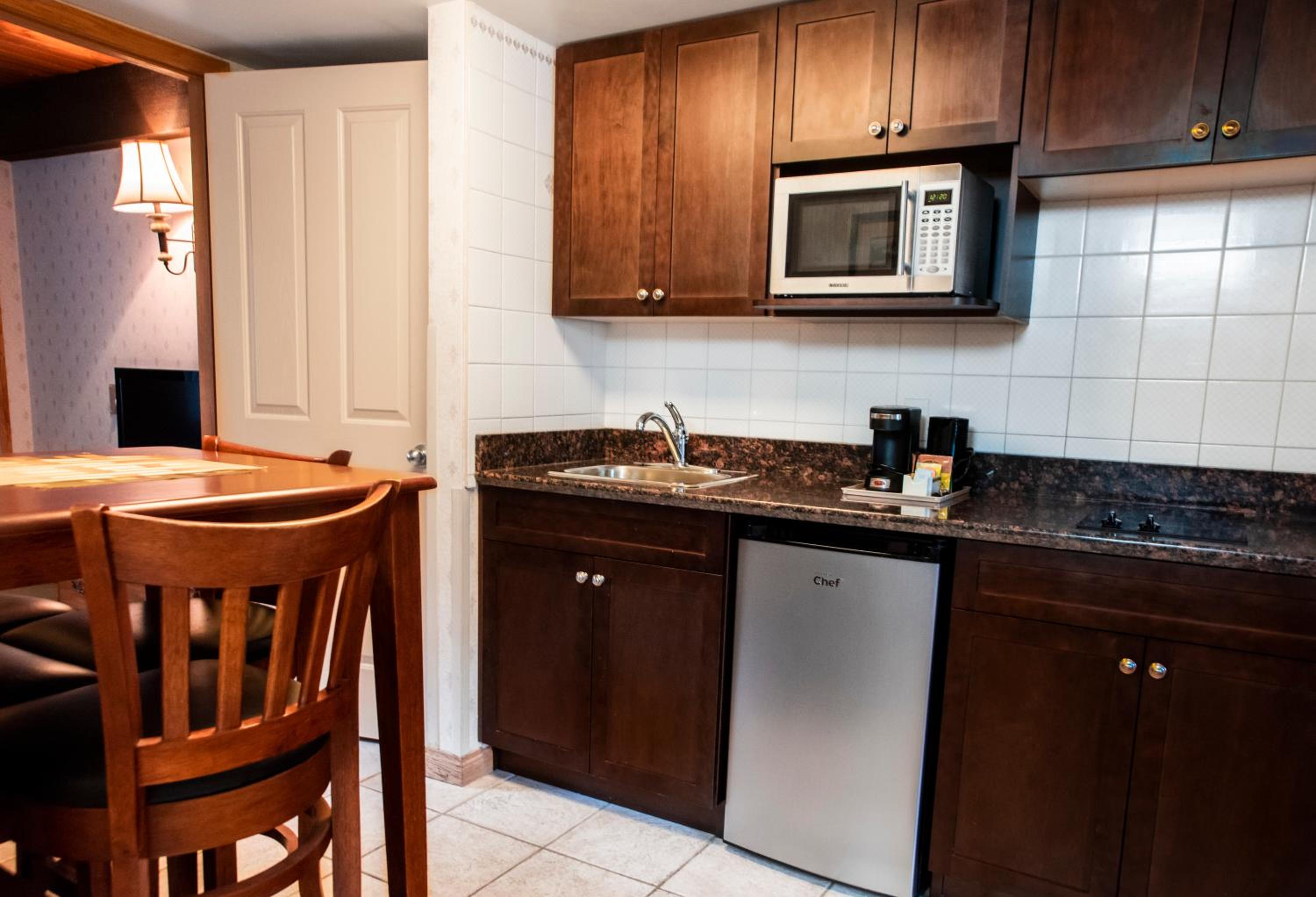 Kitchenette Suite - Photo 6
