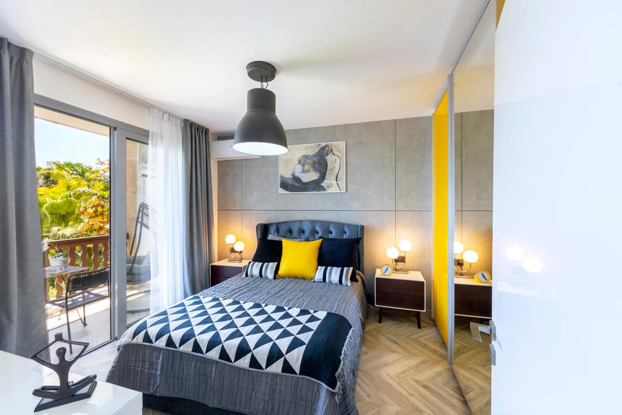 Urban Chic One Bedroom Apartment D222 - Photo 23