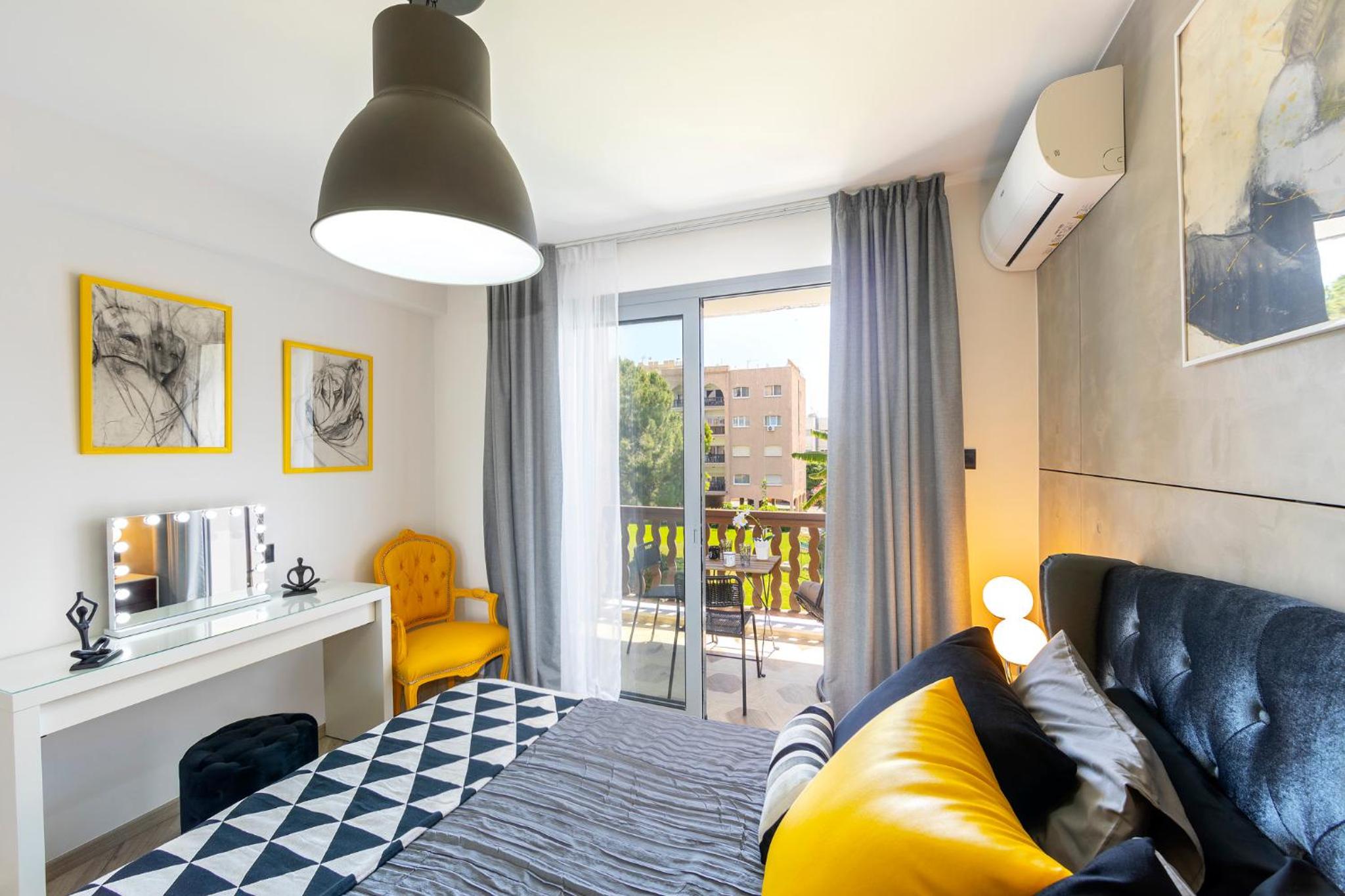 Urban Chic One Bedroom Apartment D222 - Photo 24