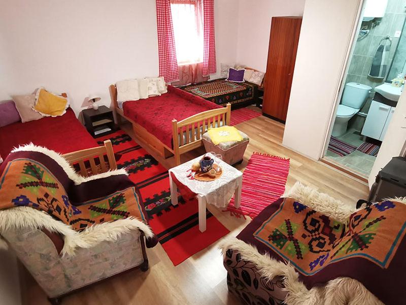 Quadruple Room with Private Bathroom photo 1