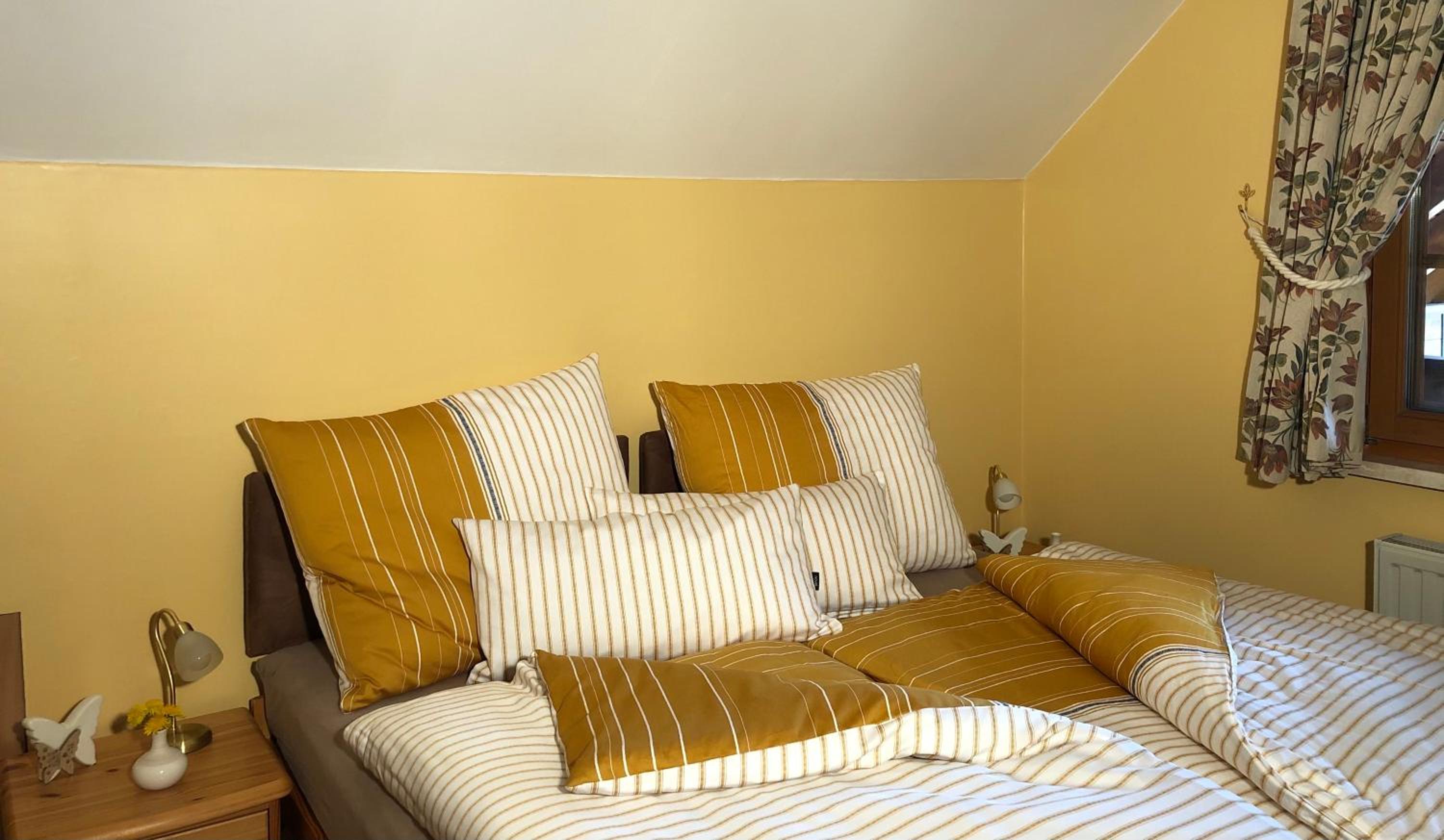 Double or Twin Room with Balcony - Photo 1